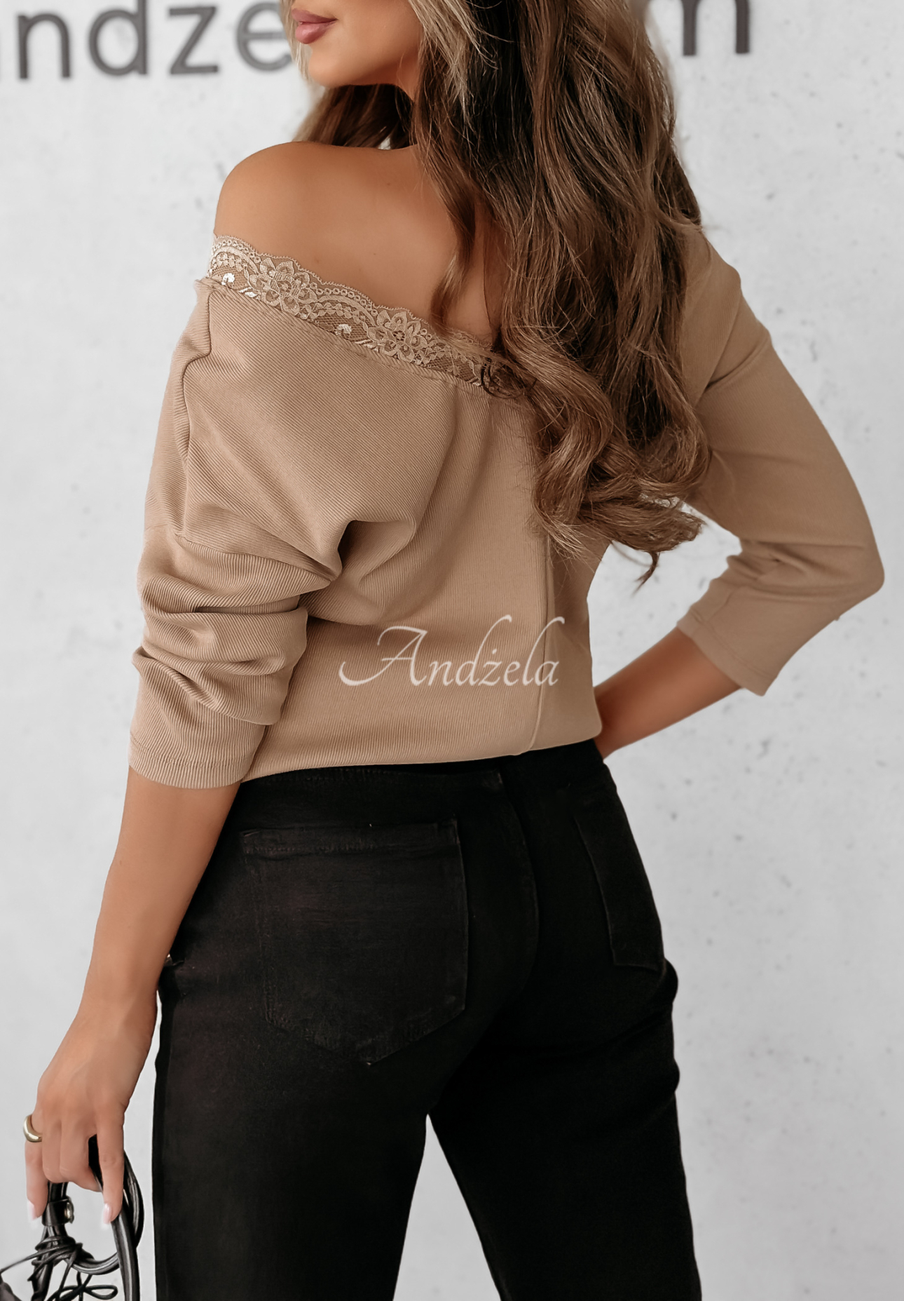 Gerippte Bluse mit Spitze Lace Craft Beige