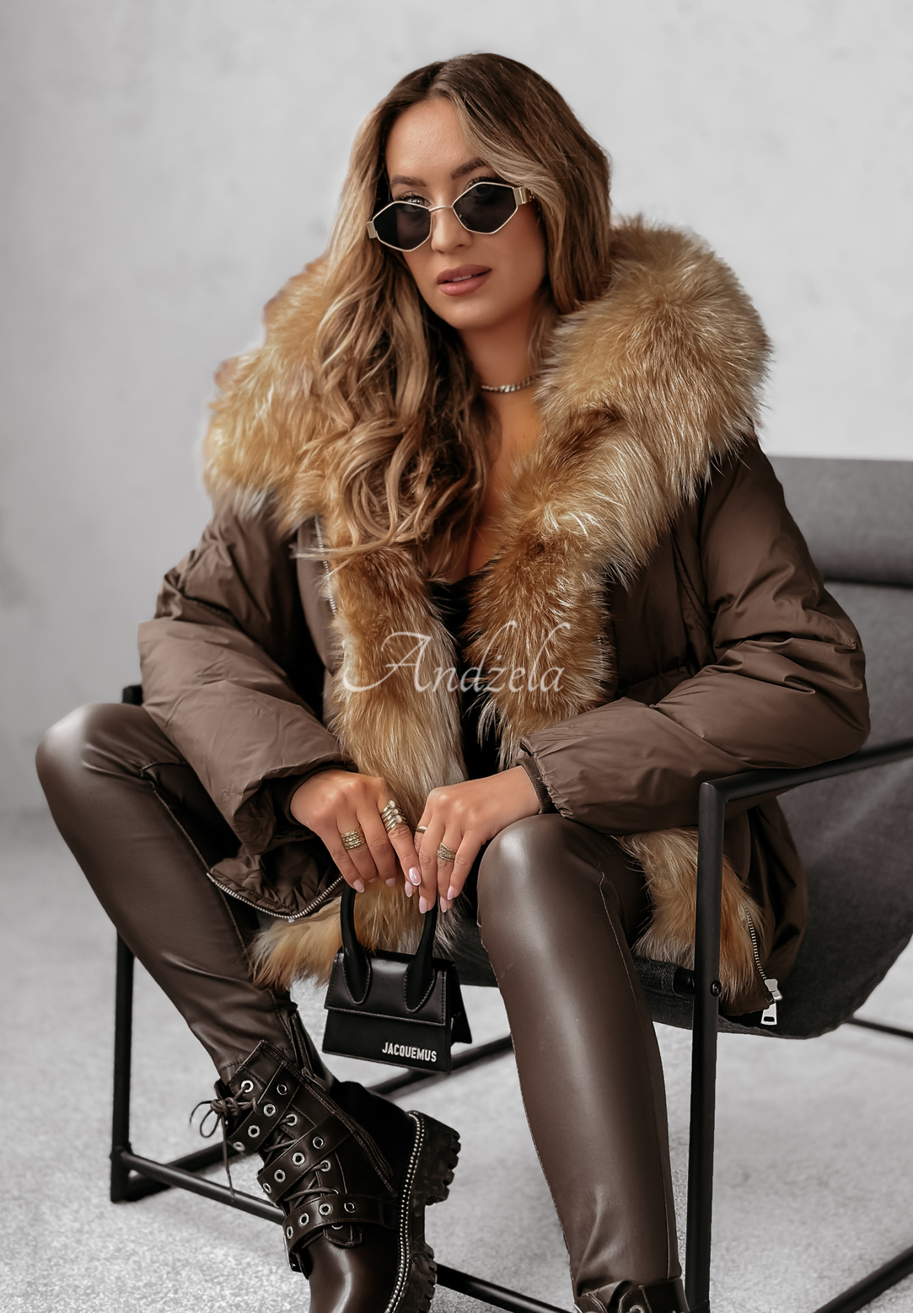 Kurze Jacke mit Pelz Winter Blessings Schokoladenbraun