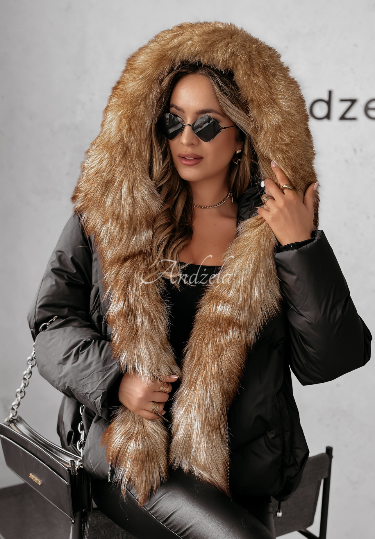 Kurze Jacke mit Pelz Winter Blessings Schwarz