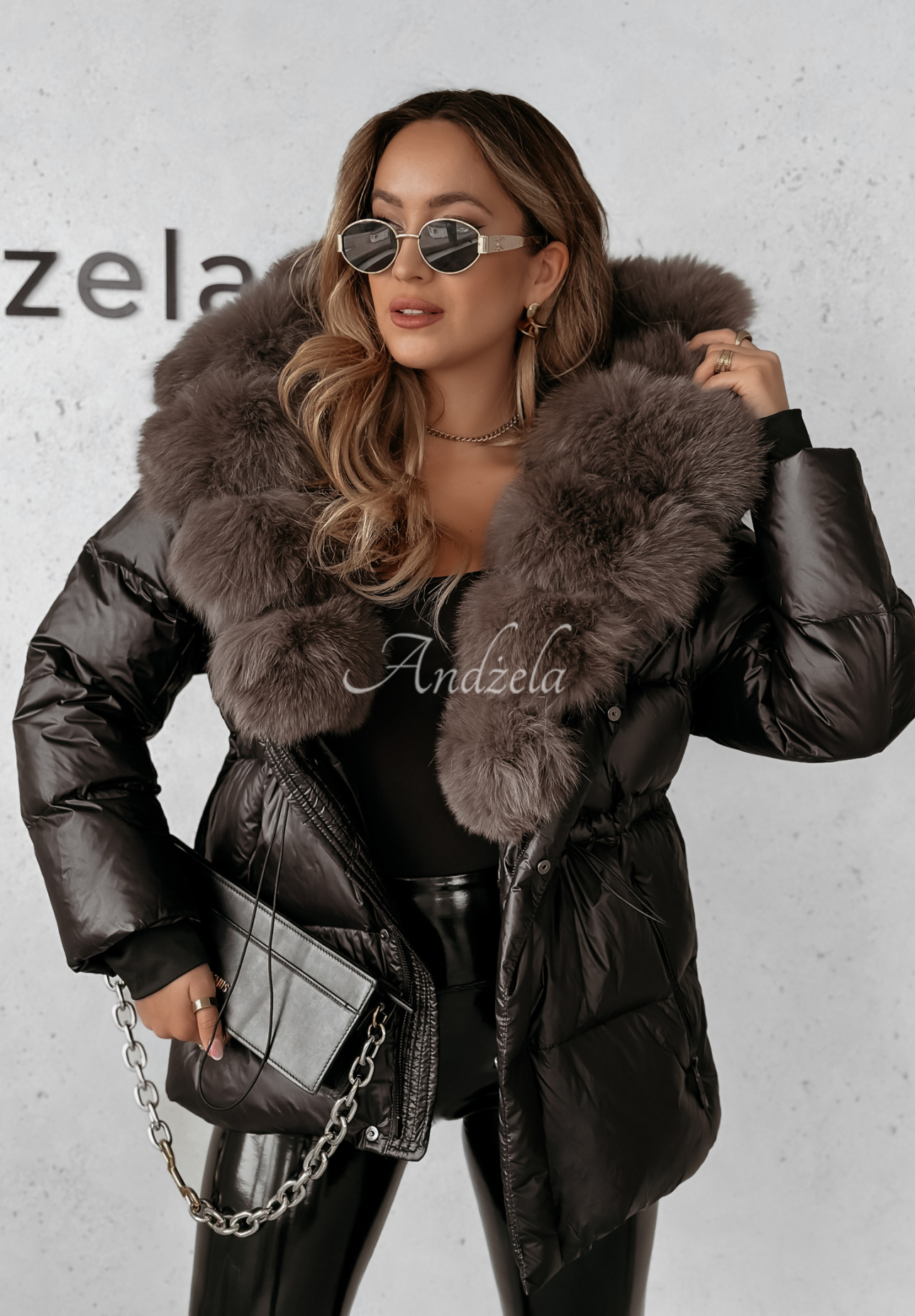 Kurze Daunenjacke mit Pelz Ice Kingdom Schwarz