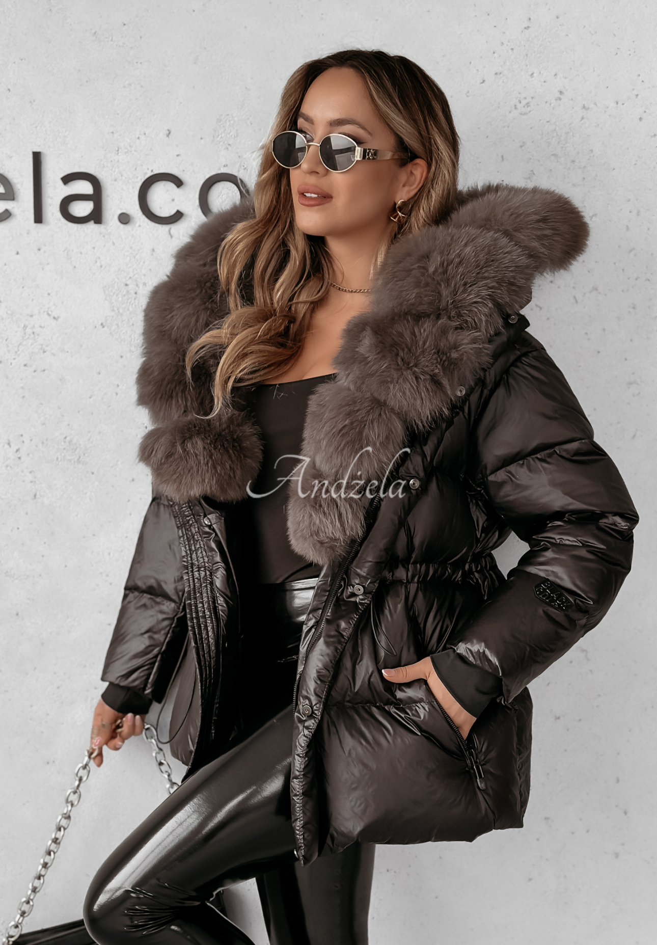 Kurze Daunenjacke mit Pelz Ice Kingdom Schwarz