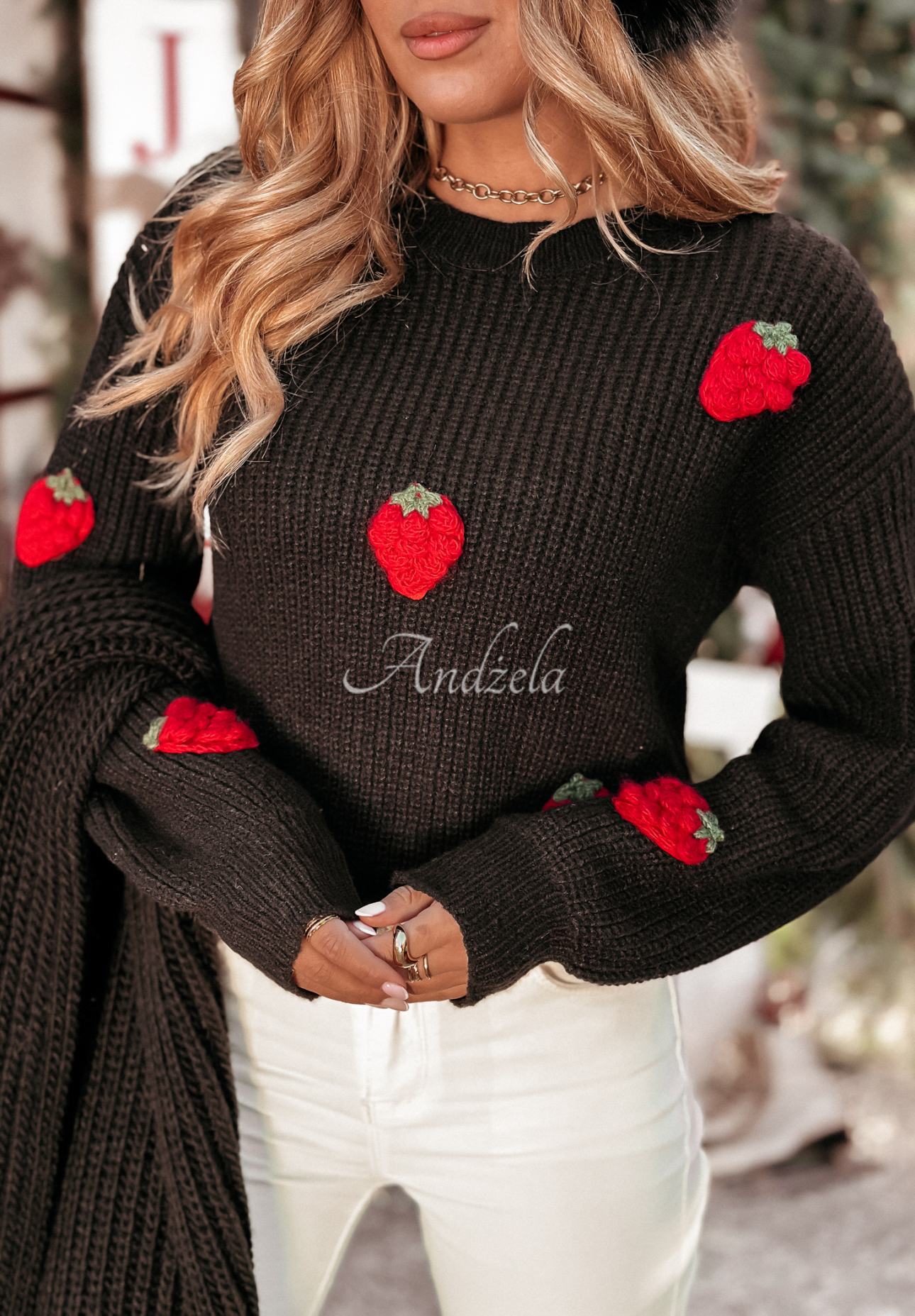 Kurzer Pullover mit Erdbeeren Favorite Fruits Schwarz