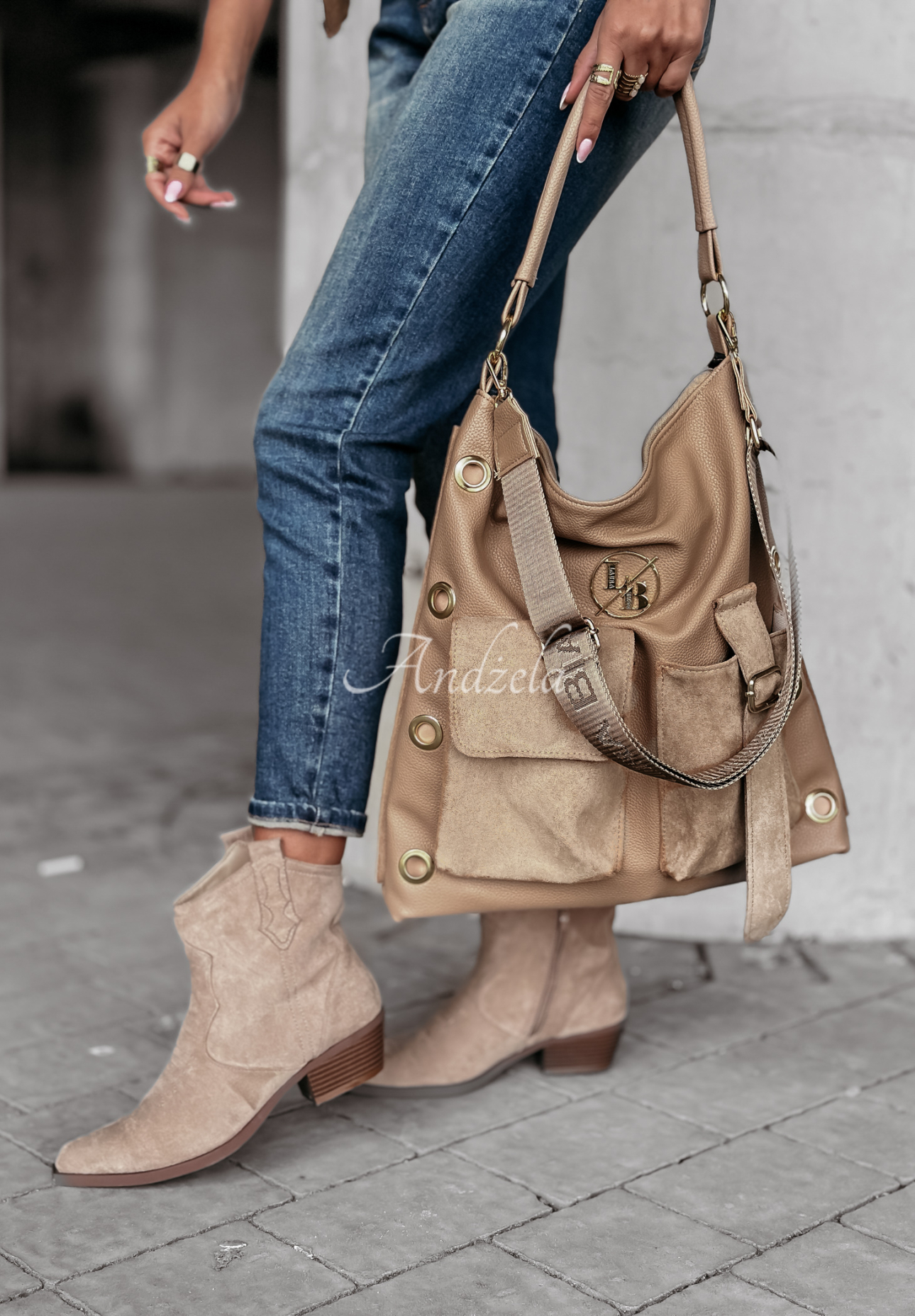 Ledertasche Style Is Eternal Beige