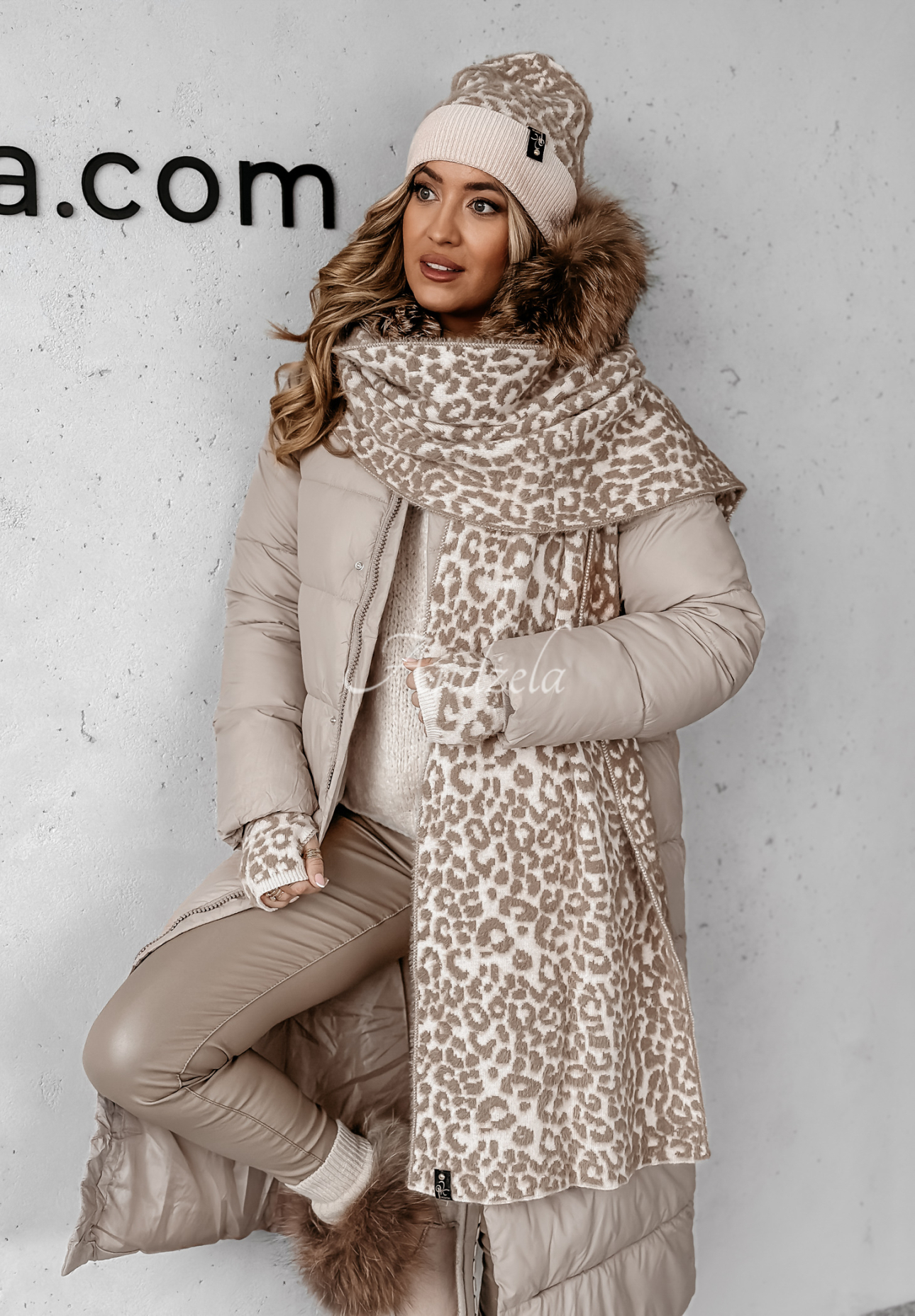 Set: Mütze, Schal, Handschuhe 3in1 mit Leopardenmuster Wild Winter hellbeige