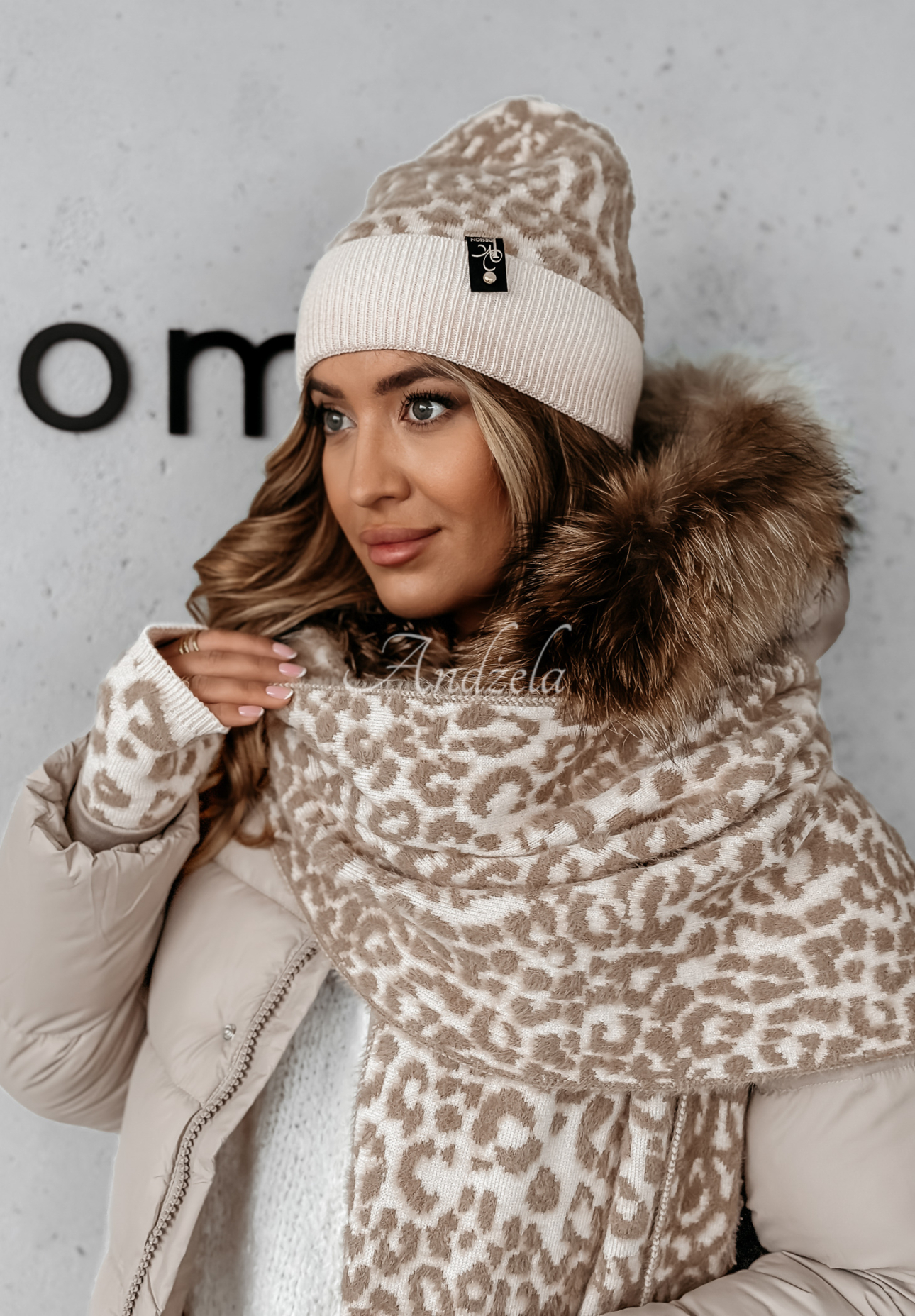 Set: Mütze, Schal, Handschuhe 3in1 mit Leopardenmuster Wild Winter hellbeige