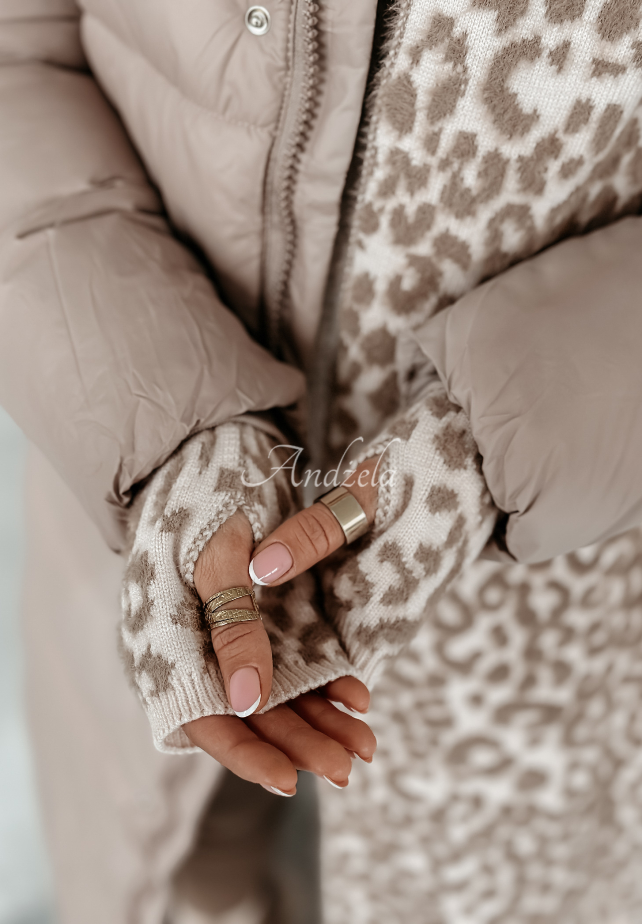 Set: Mütze, Schal, Handschuhe 3in1 mit Leopardenmuster Wild Winter hellbeige