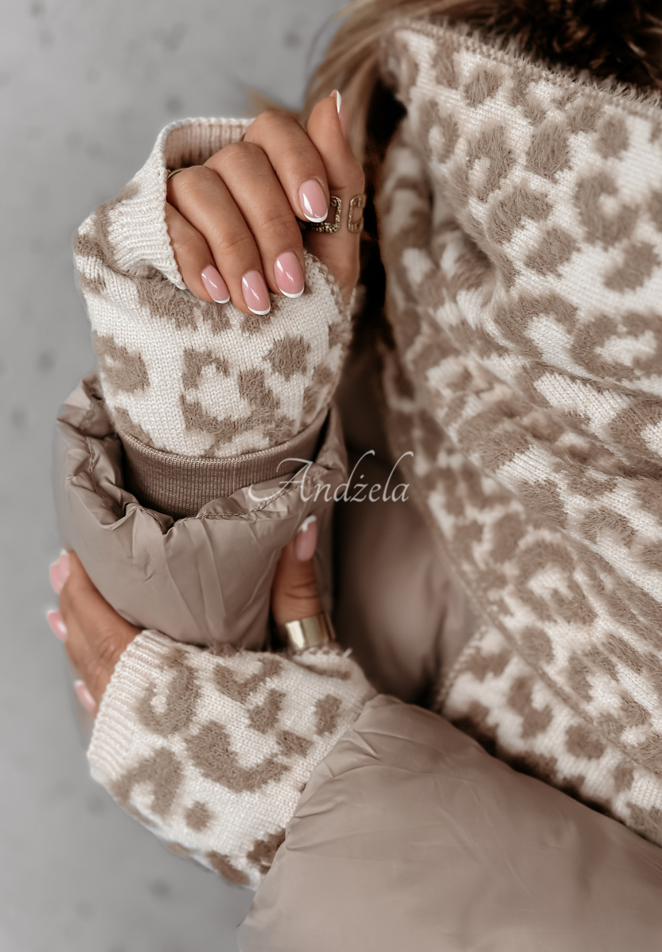 Set: Mütze, Schal, Handschuhe 3in1 mit Leopardenmuster Wild Winter hellbeige