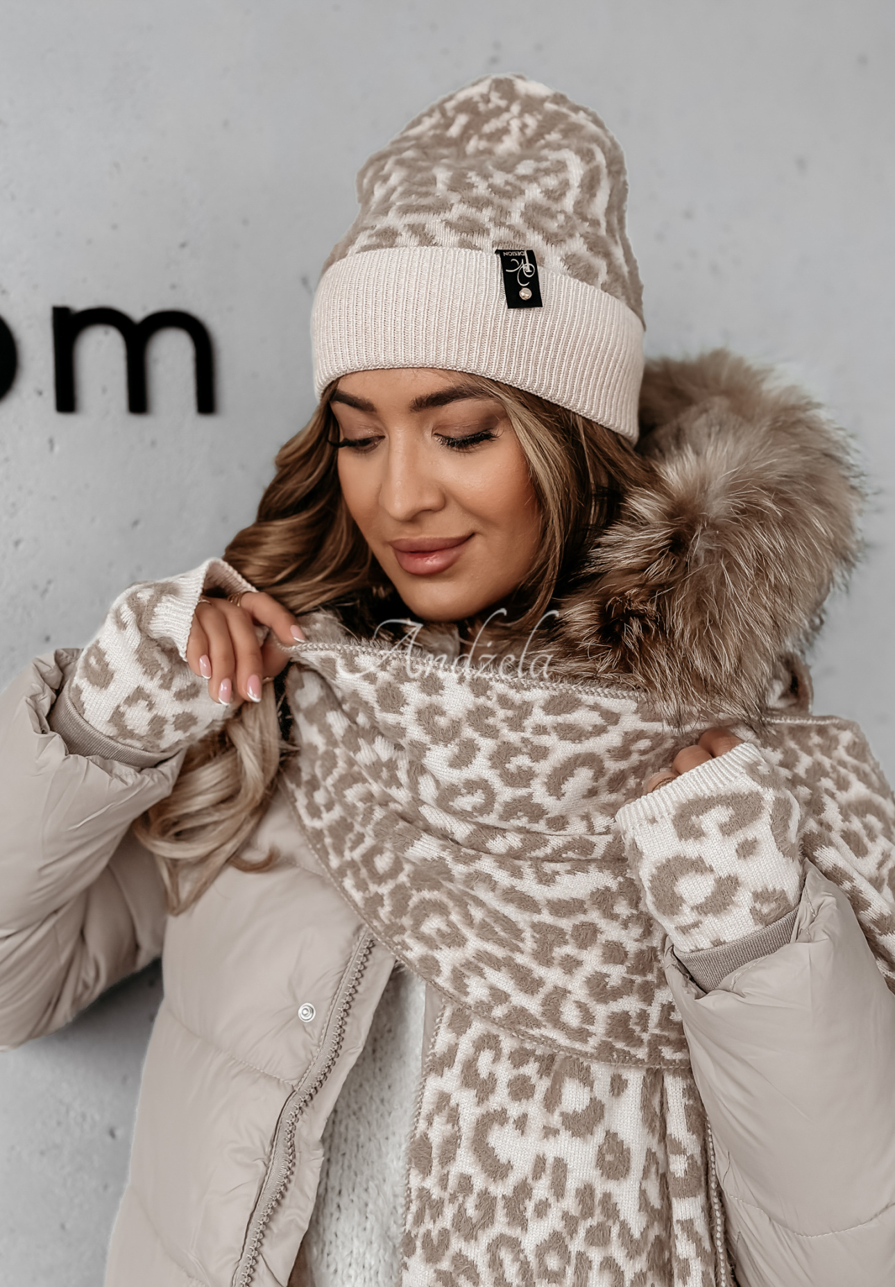 Set: Mütze, Schal, Handschuhe 3in1 mit Leopardenmuster Wild Winter hellbeige