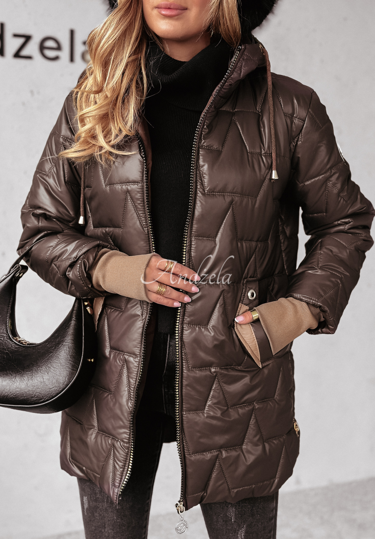 Steppjacke mit Kapuze Cozy Embrace Schokoladenbraun