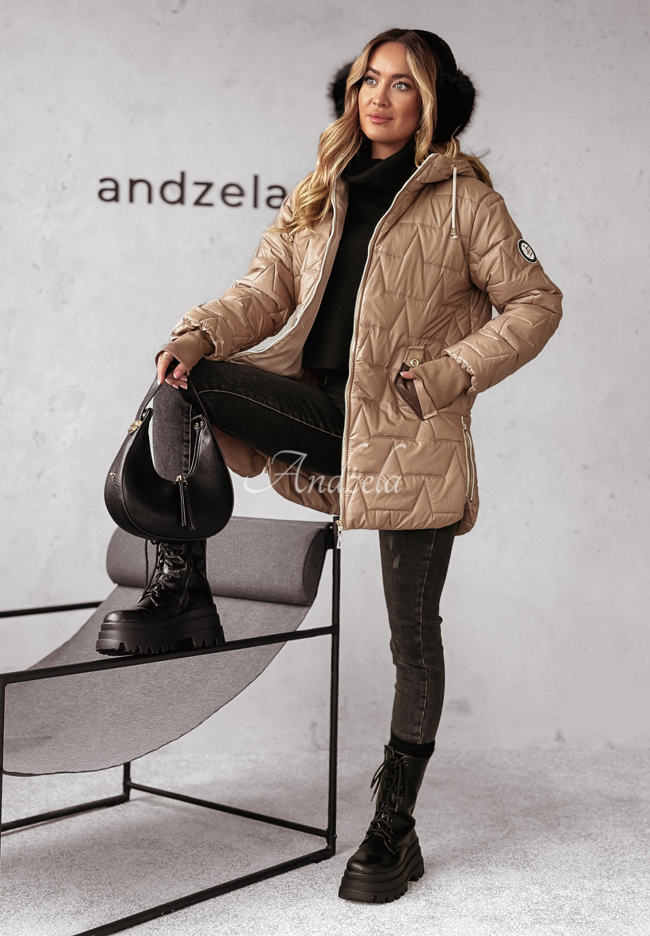 Steppjacke mit Kapuze Cozy Embrace Camel