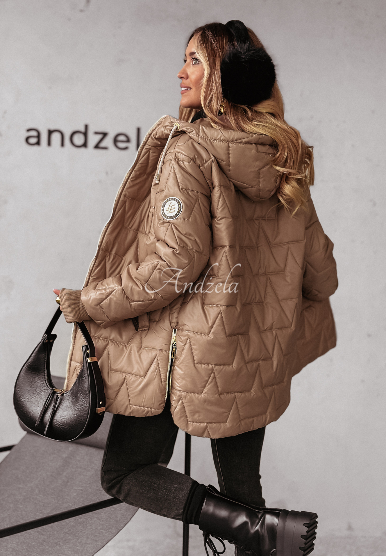 Steppjacke mit Kapuze Cozy Embrace Camel