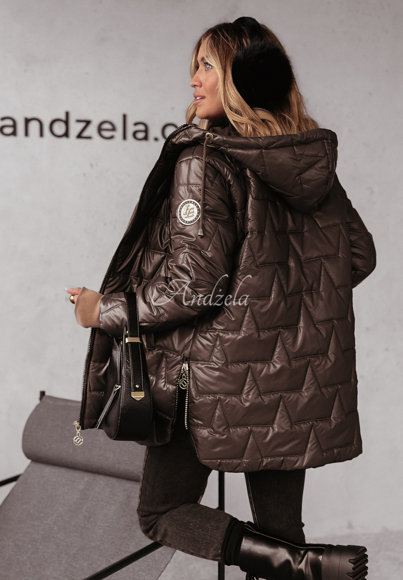 Steppjacke mit Kapuze Cozy Embrace Schokoladenbraun