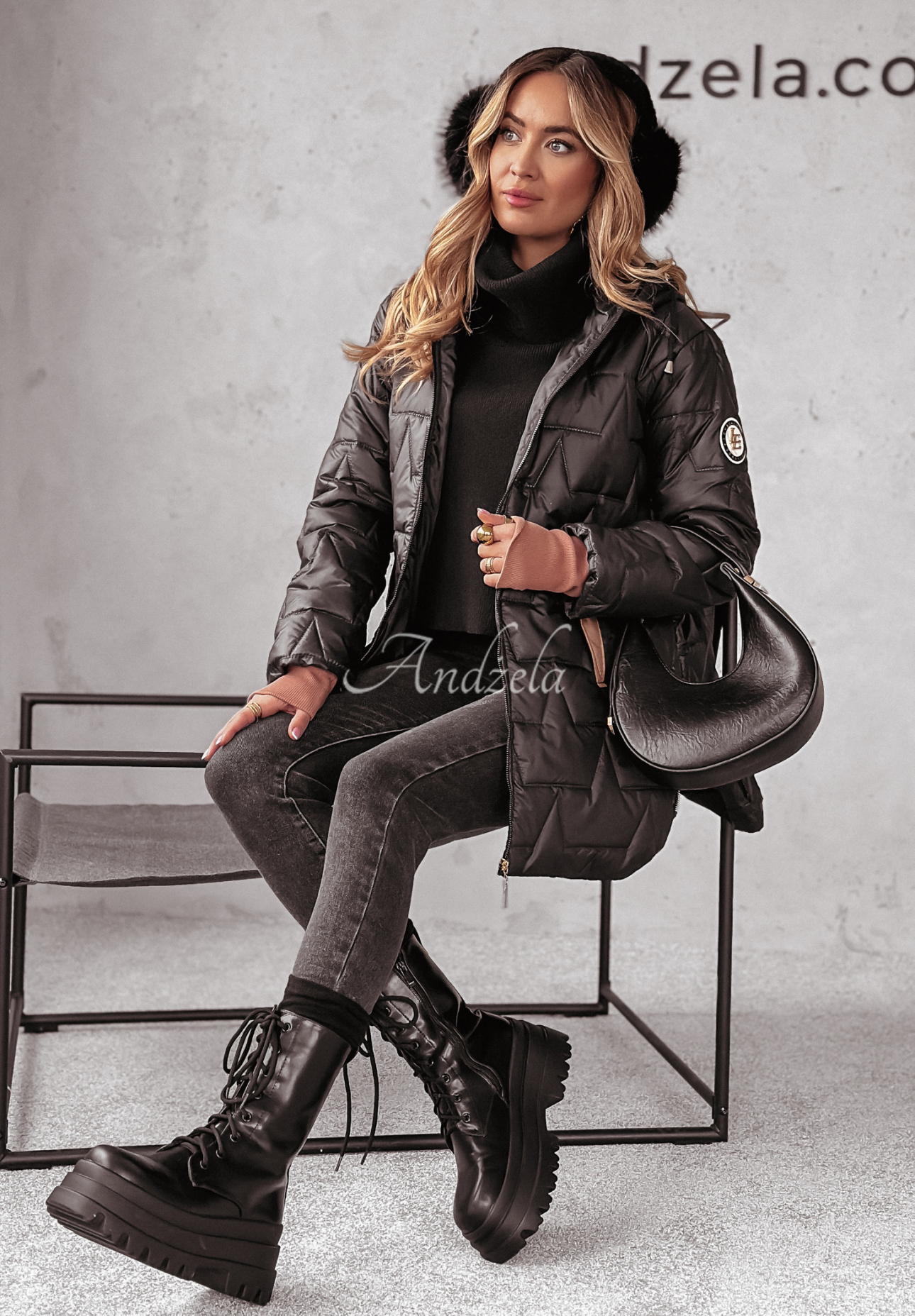 Steppjacke mit Kapuze Cozy Embrace Schwarz