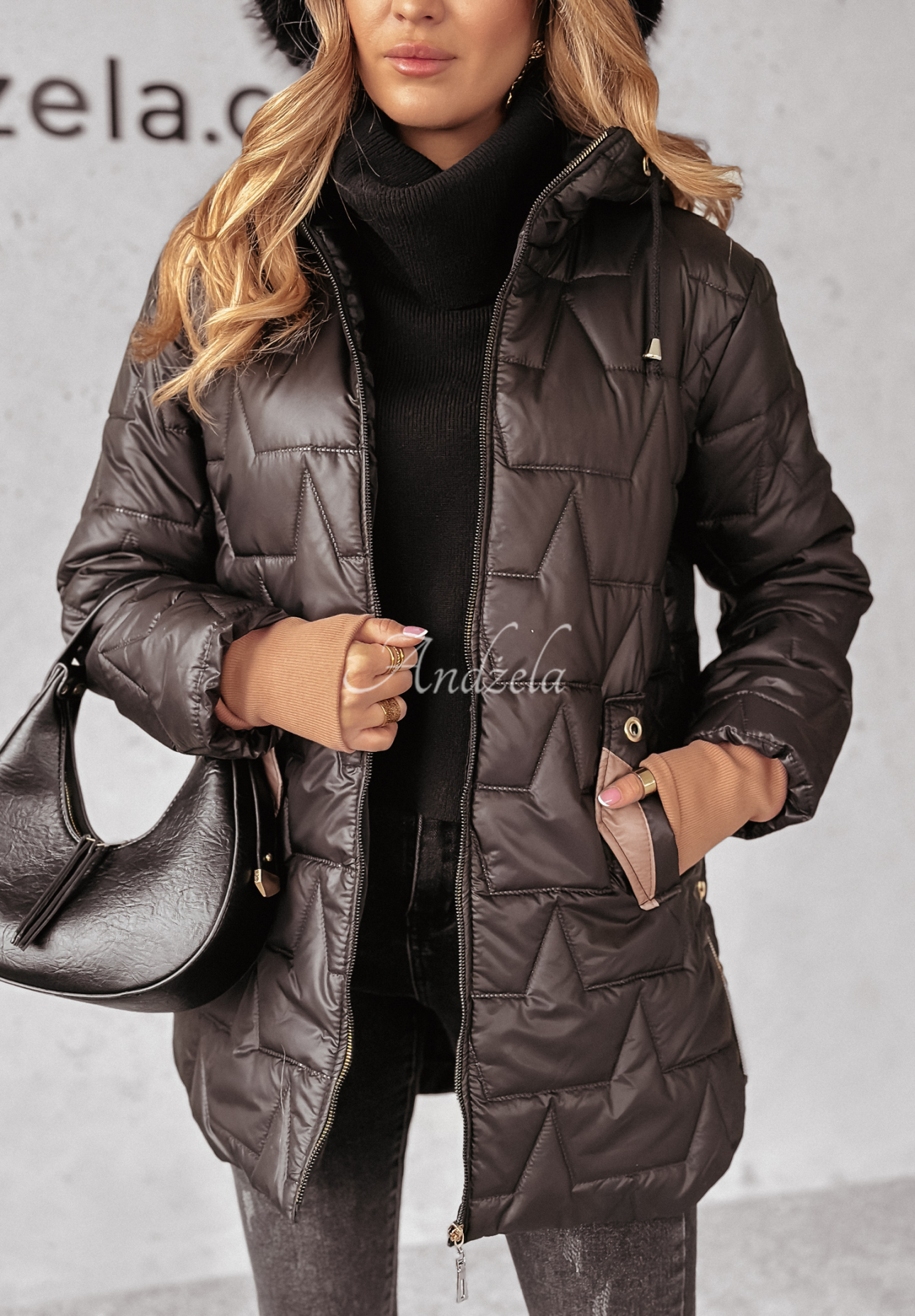 Steppjacke mit Kapuze Cozy Embrace Schwarz