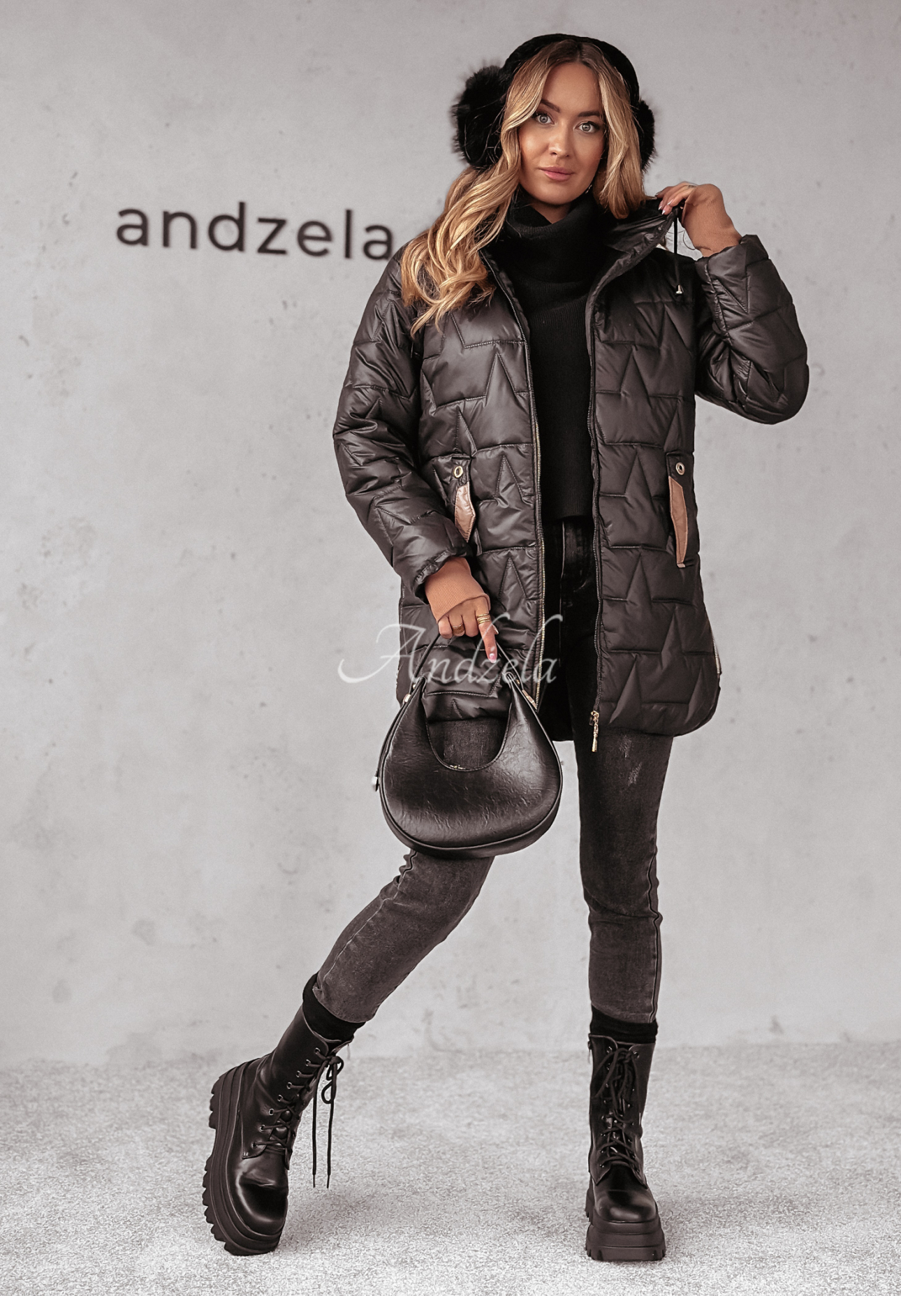 Steppjacke mit Kapuze Cozy Embrace Schwarz