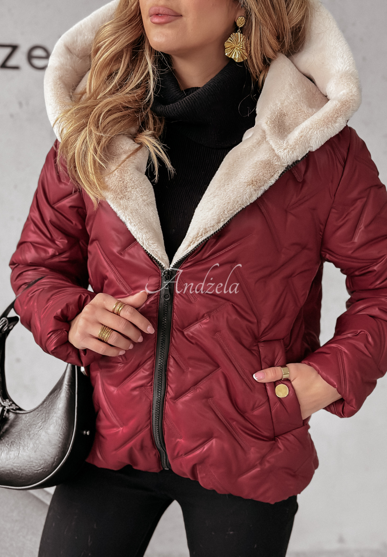 Kurze Steppjacke mit Fell Autumn Months Burgunderrot