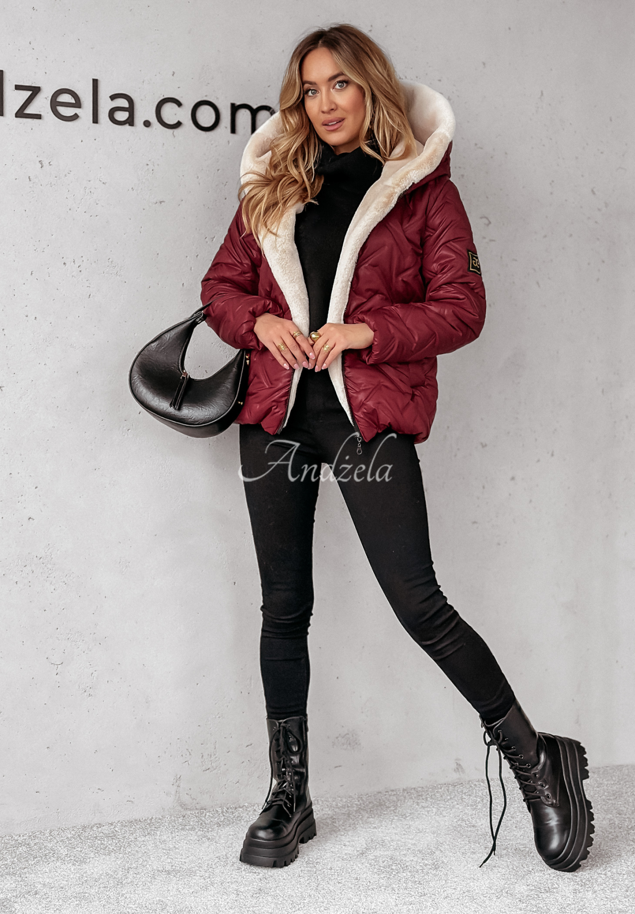 Kurze Steppjacke mit Fell Autumn Months Burgunderrot