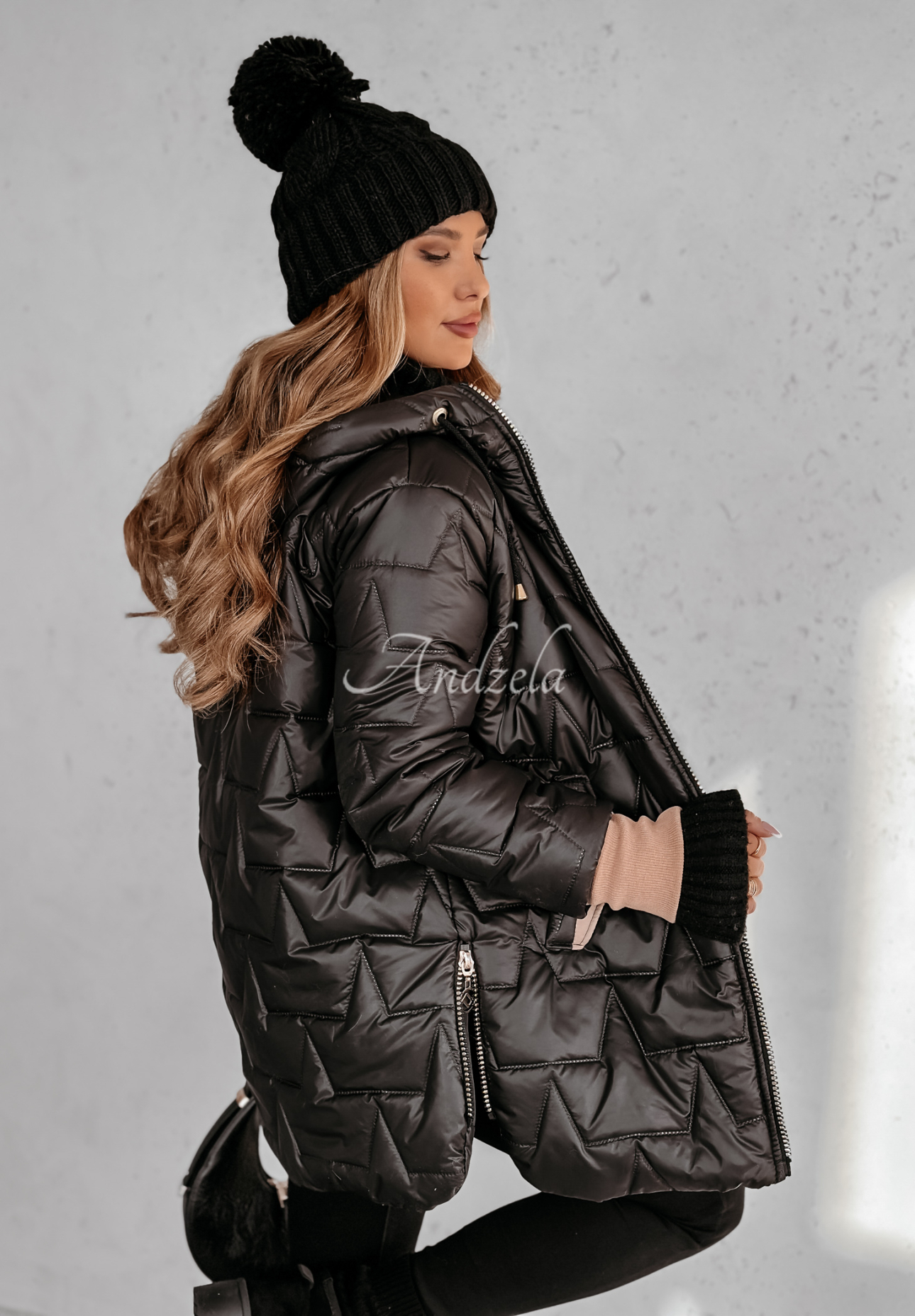 Steppjacke mit Kapuze To Be Lived Schwarz