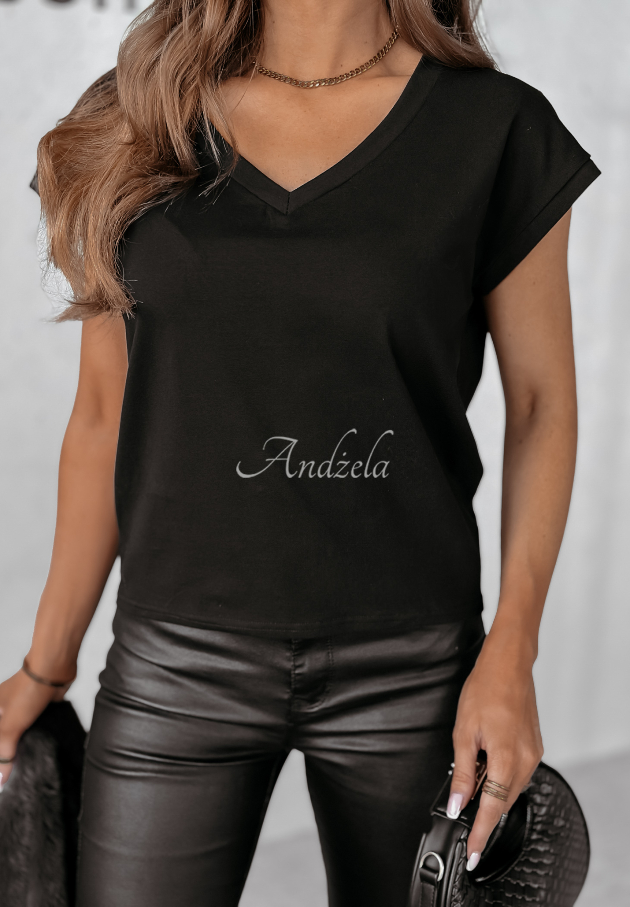 T-Shirt V-neck Schwarz