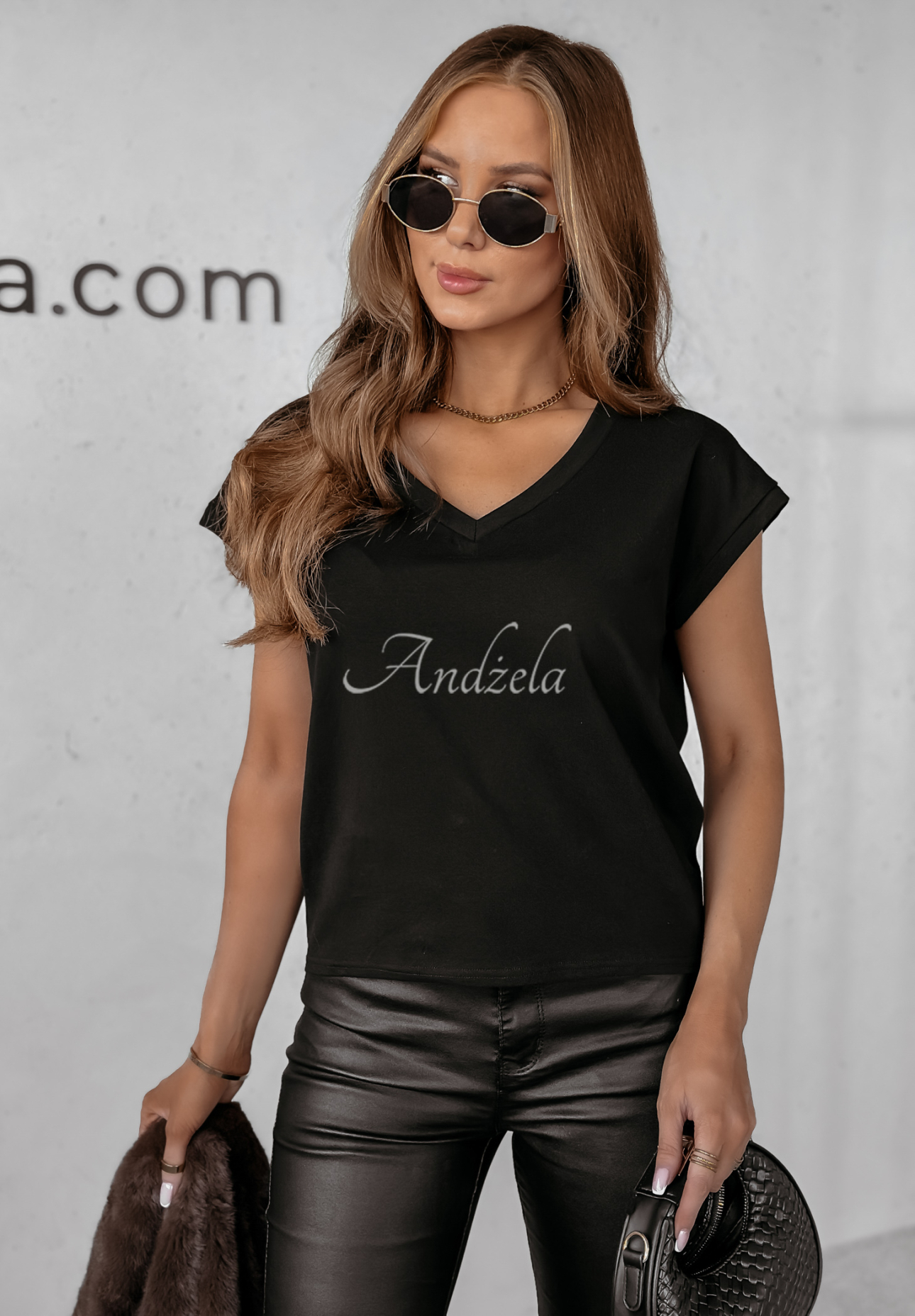 T-Shirt V-neck Schwarz