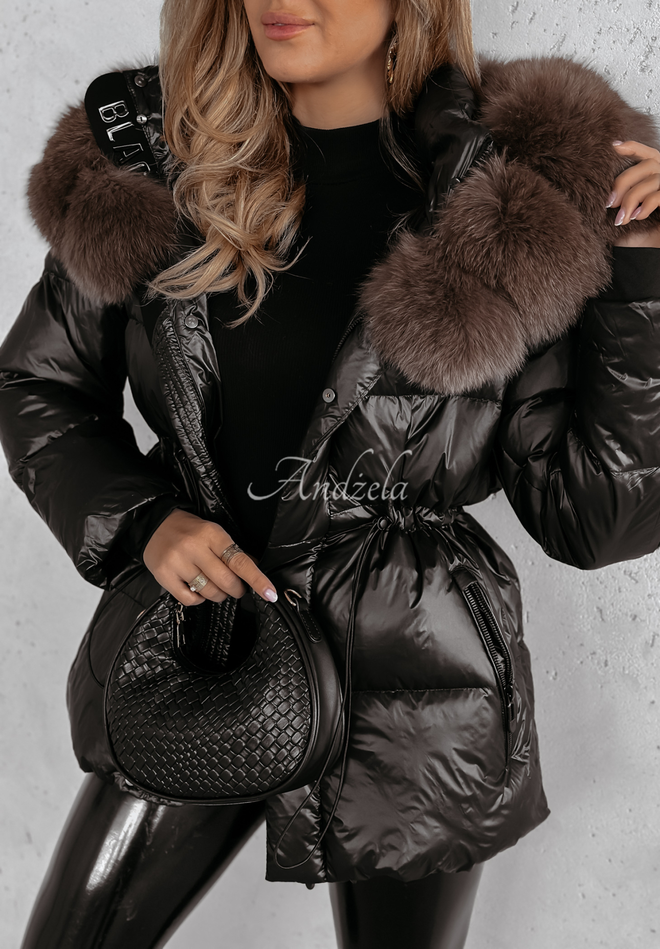 Kurze Daunenjacke mit Fell The Snowfall schwarz