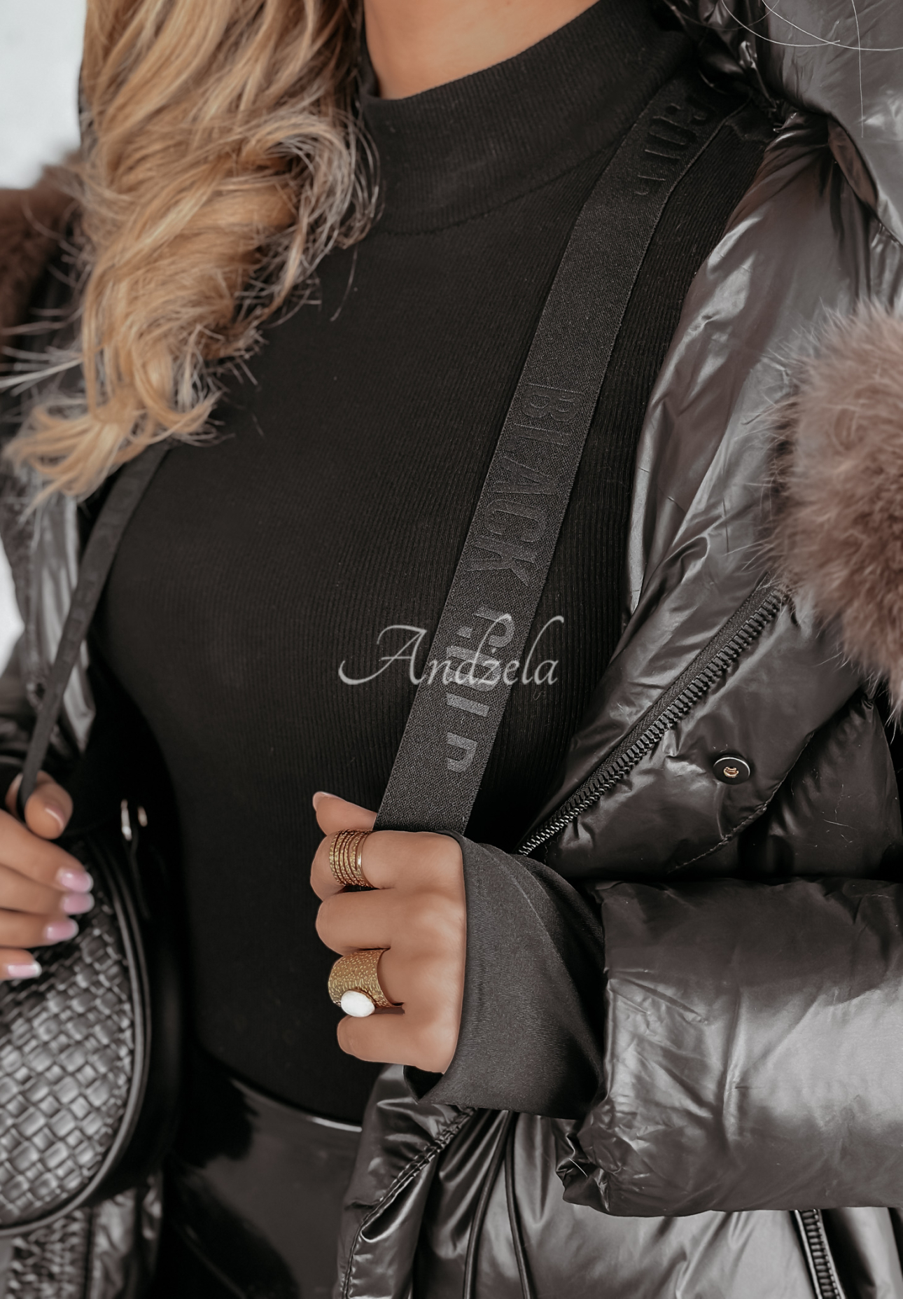 Kurze Daunenjacke mit Fell The Snowfall schwarz