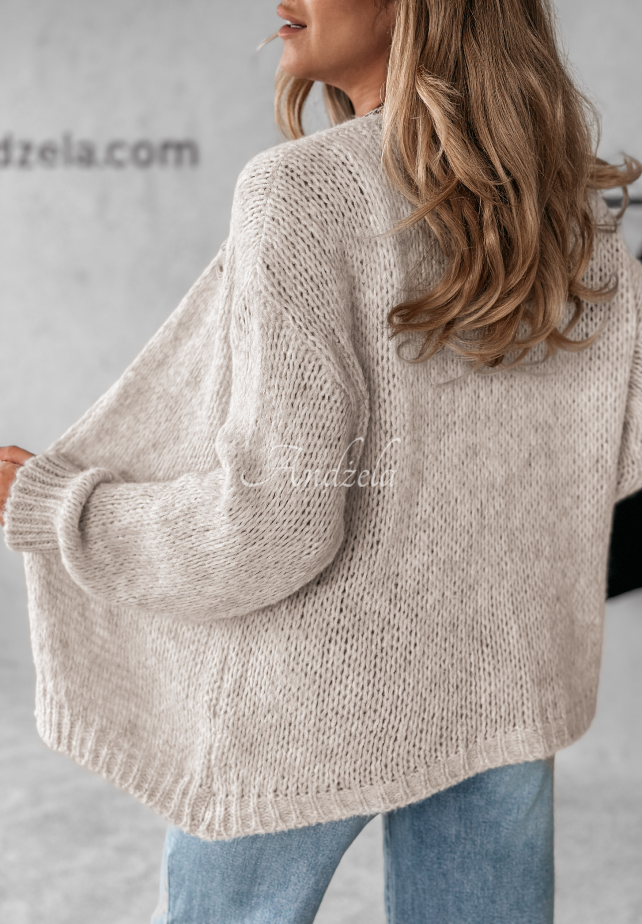 Kurze Oversize-Strickjacke For Today hellbeige