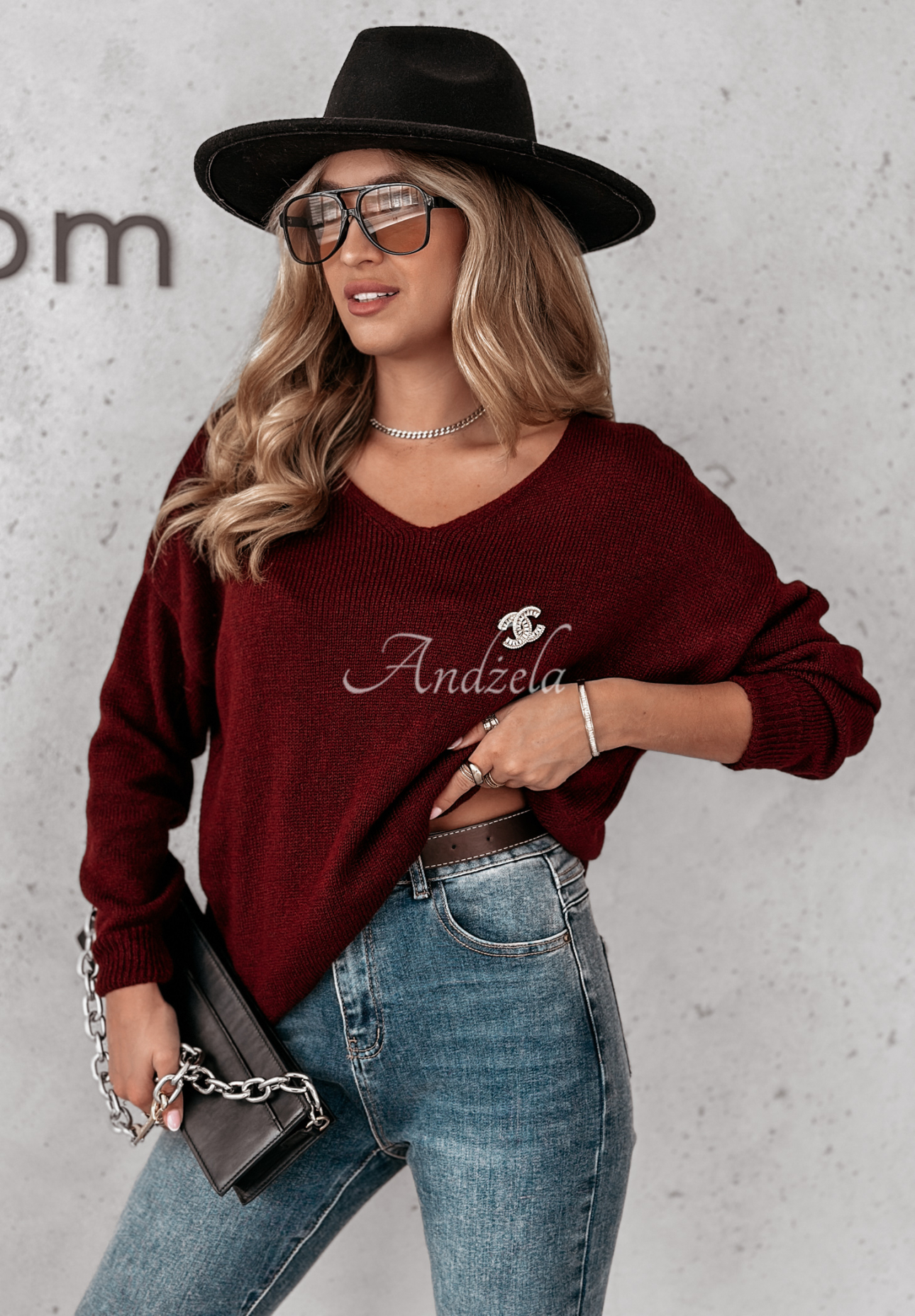 Pullover mit Ausschnitt Caffe Latte Burgunderrot