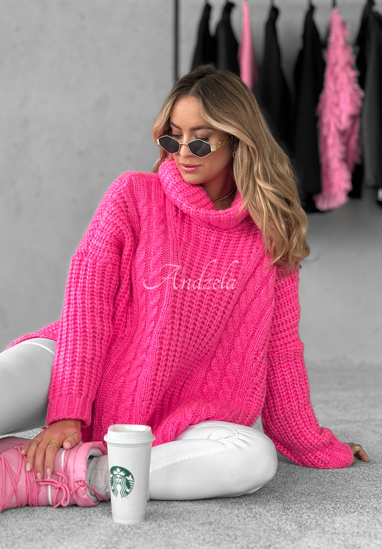 Dekorativ gewebter Rollkragenpullover Rosso Neon Rosa