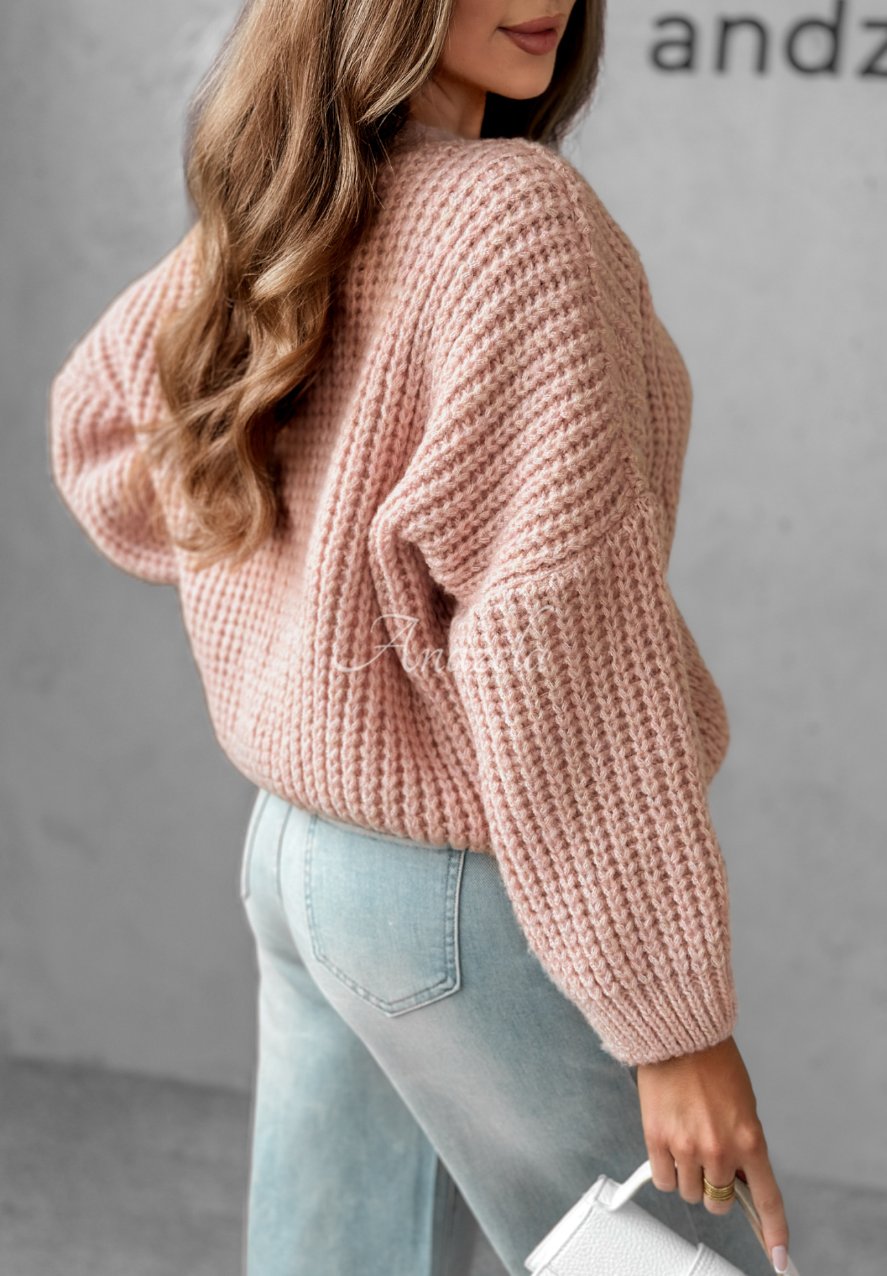 Übergroßer Pullover mit Ausschnitt Fluffy Excellence Puderrosa