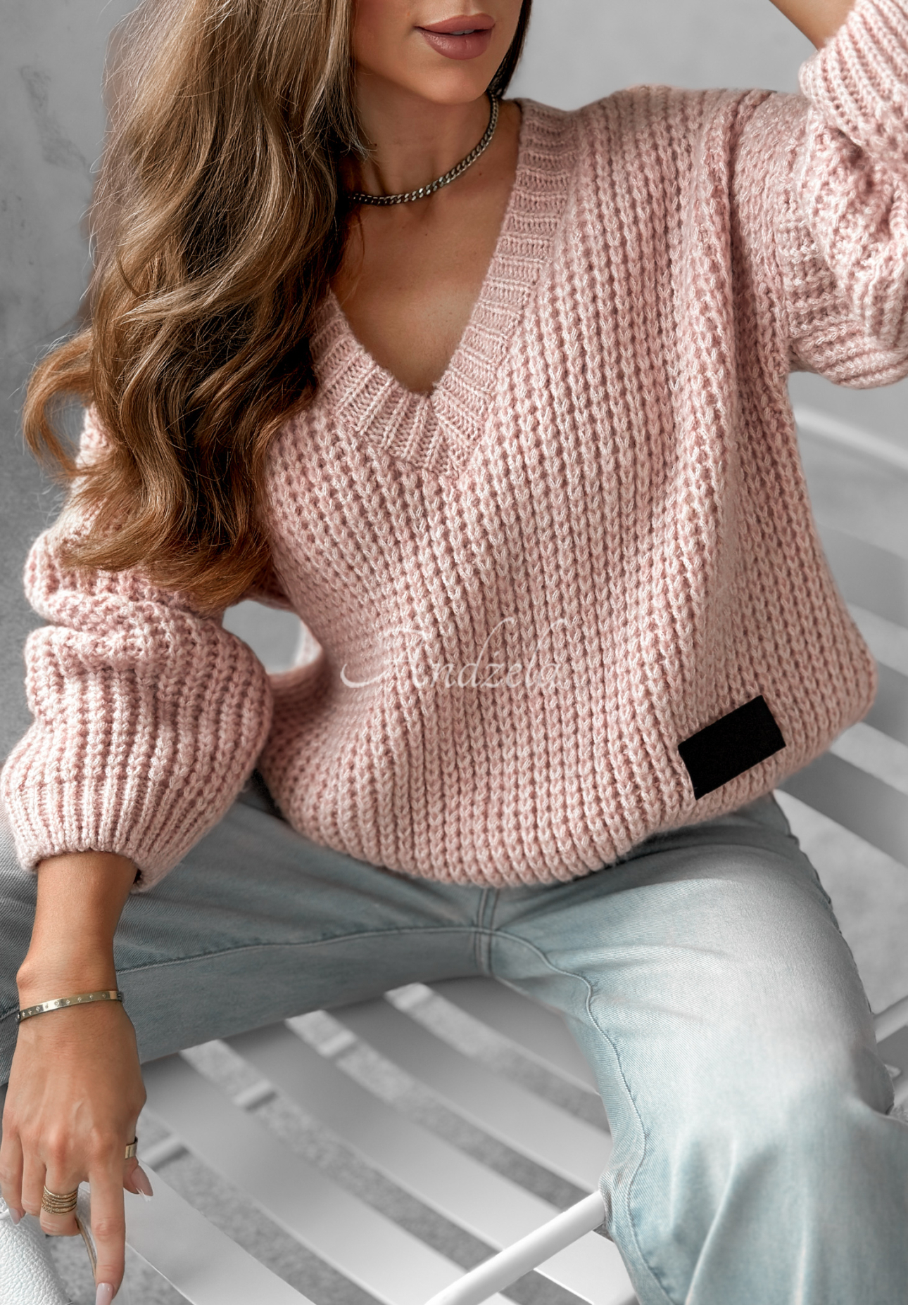 Übergroßer Pullover mit Ausschnitt Fluffy Excellence Puderrosa