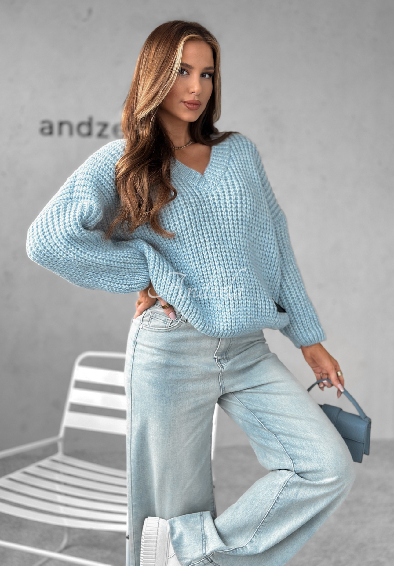 Übergroßer Pullover mit Ausschnitt Fluffy Excellence Himmelblau