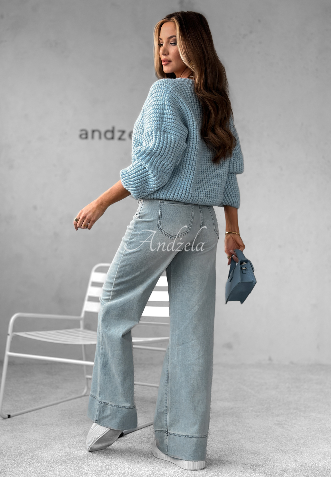 Übergroßer Pullover mit Ausschnitt Fluffy Excellence Himmelblau