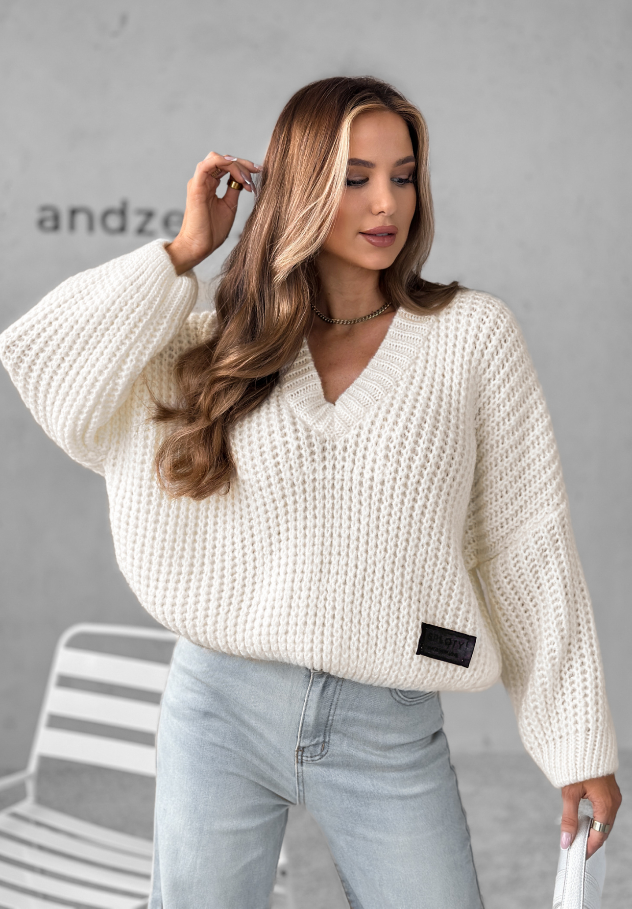 Übergroßer Pullover mit Ausschnitt Fluffy Excellence Ecru