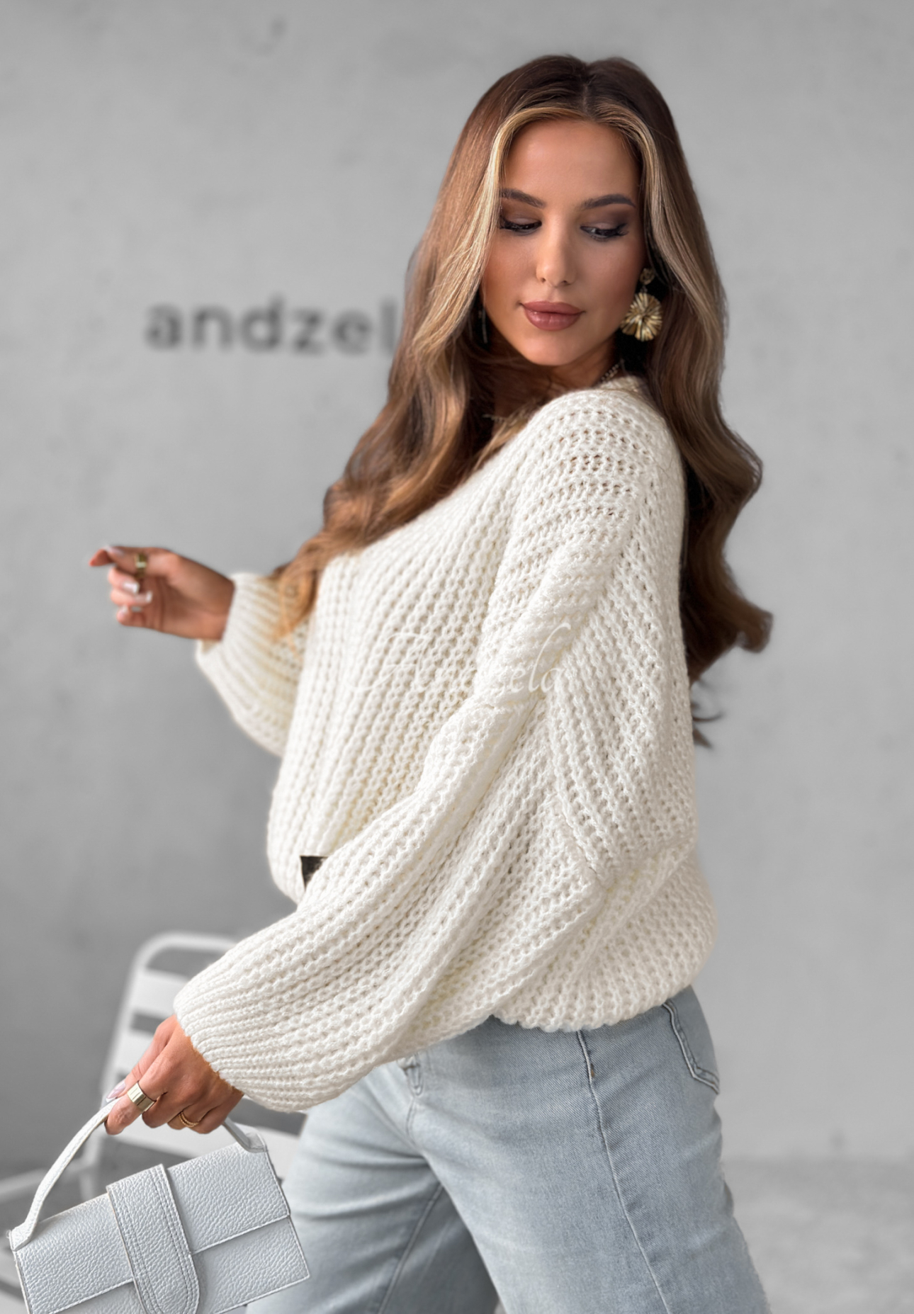 Übergroßer Pullover mit Ausschnitt Fluffy Excellence Ecru