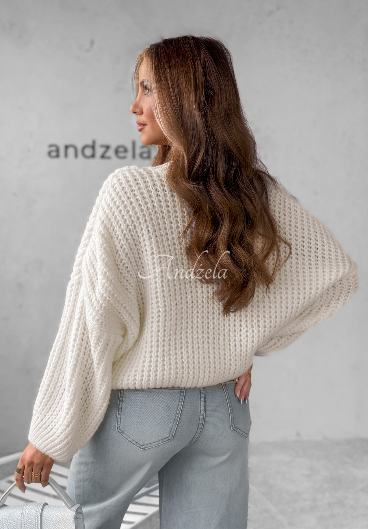 Übergroßer Pullover mit Ausschnitt Fluffy Excellence Ecru