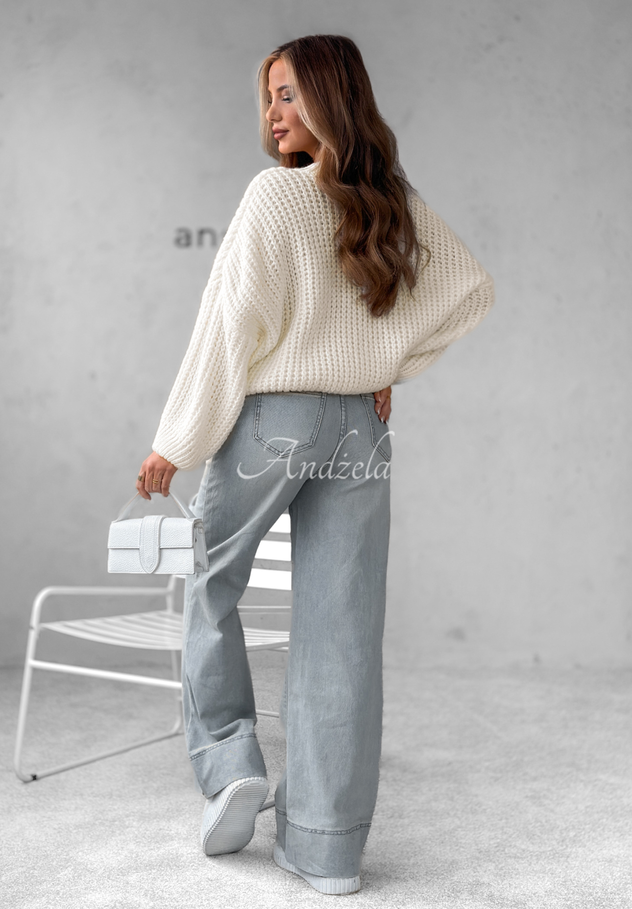 Übergroßer Pullover mit Ausschnitt Fluffy Excellence Ecru