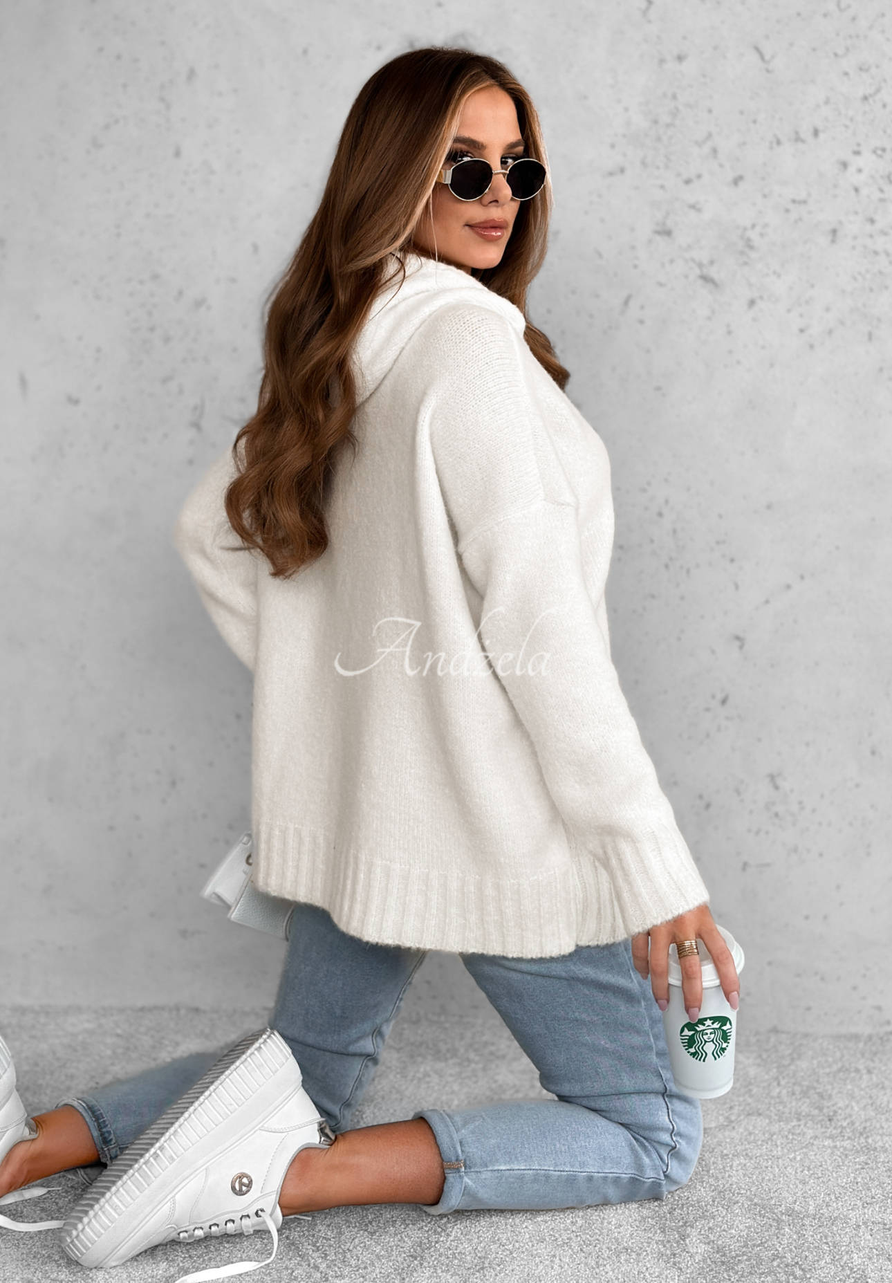 Sweter oversize z kapturem Carra ecru