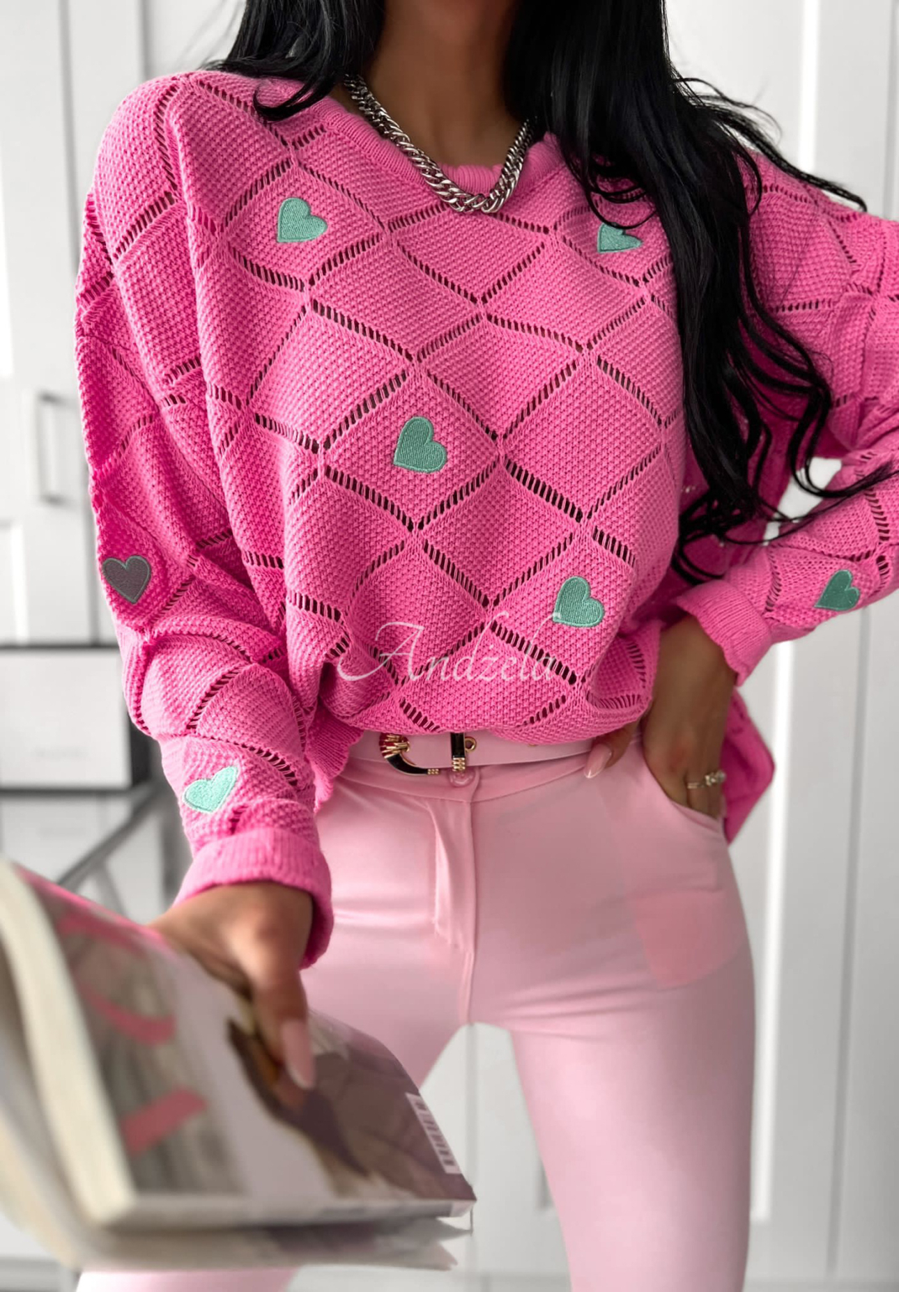 Kurzer durchbrochener Pullover mit Herzen Valentine&#039;s Wishes Rosa