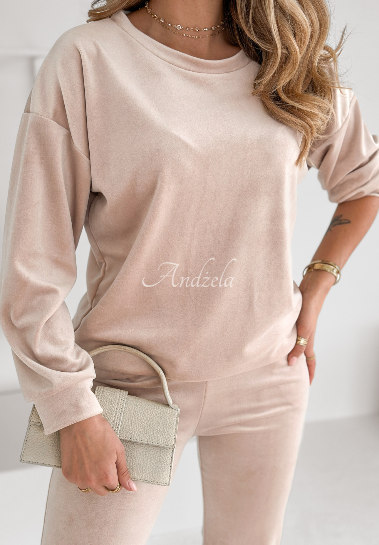 Allesi beige velour set