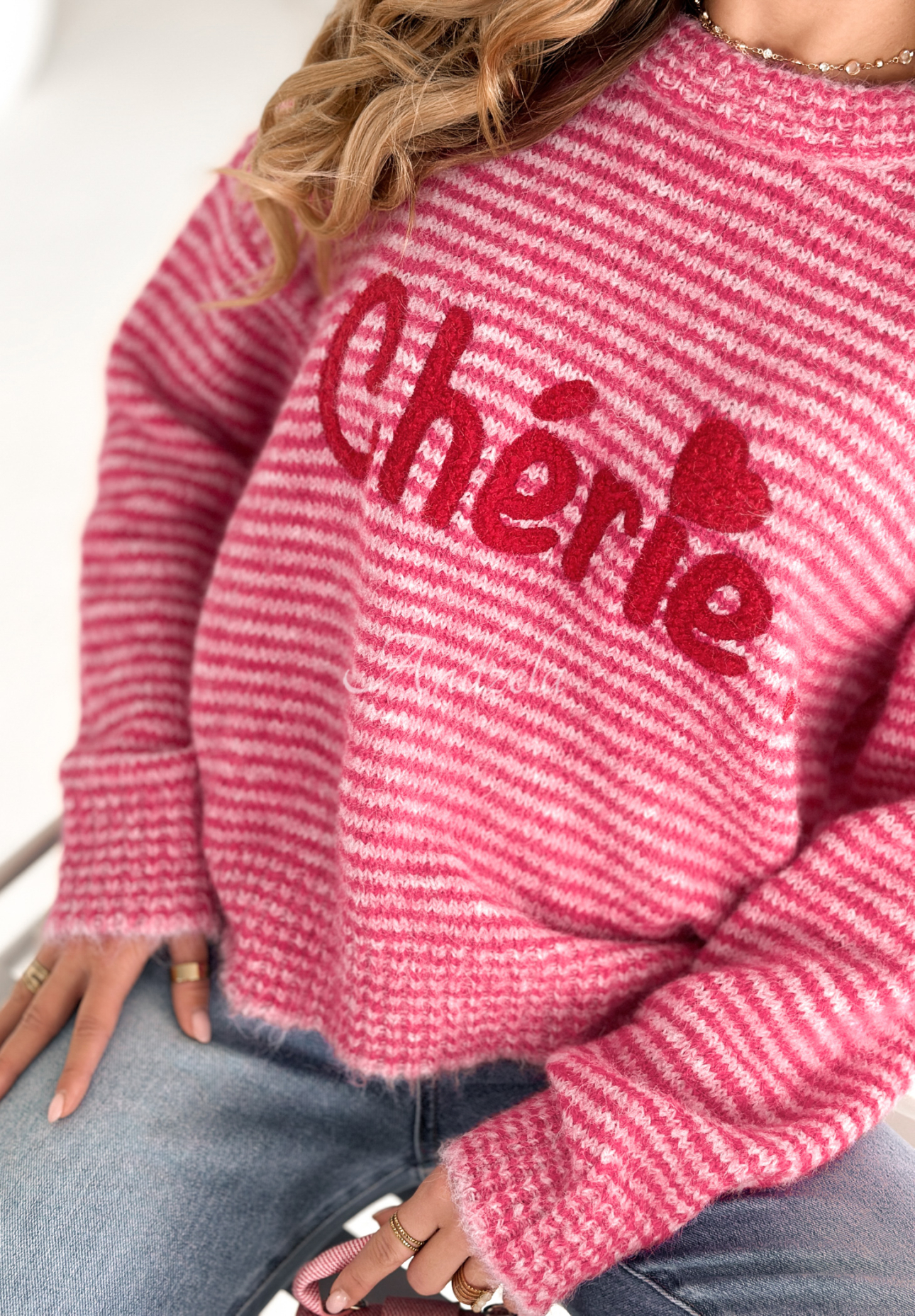 Gestreifter Pullover mit Schriftzug Cherie Rosa