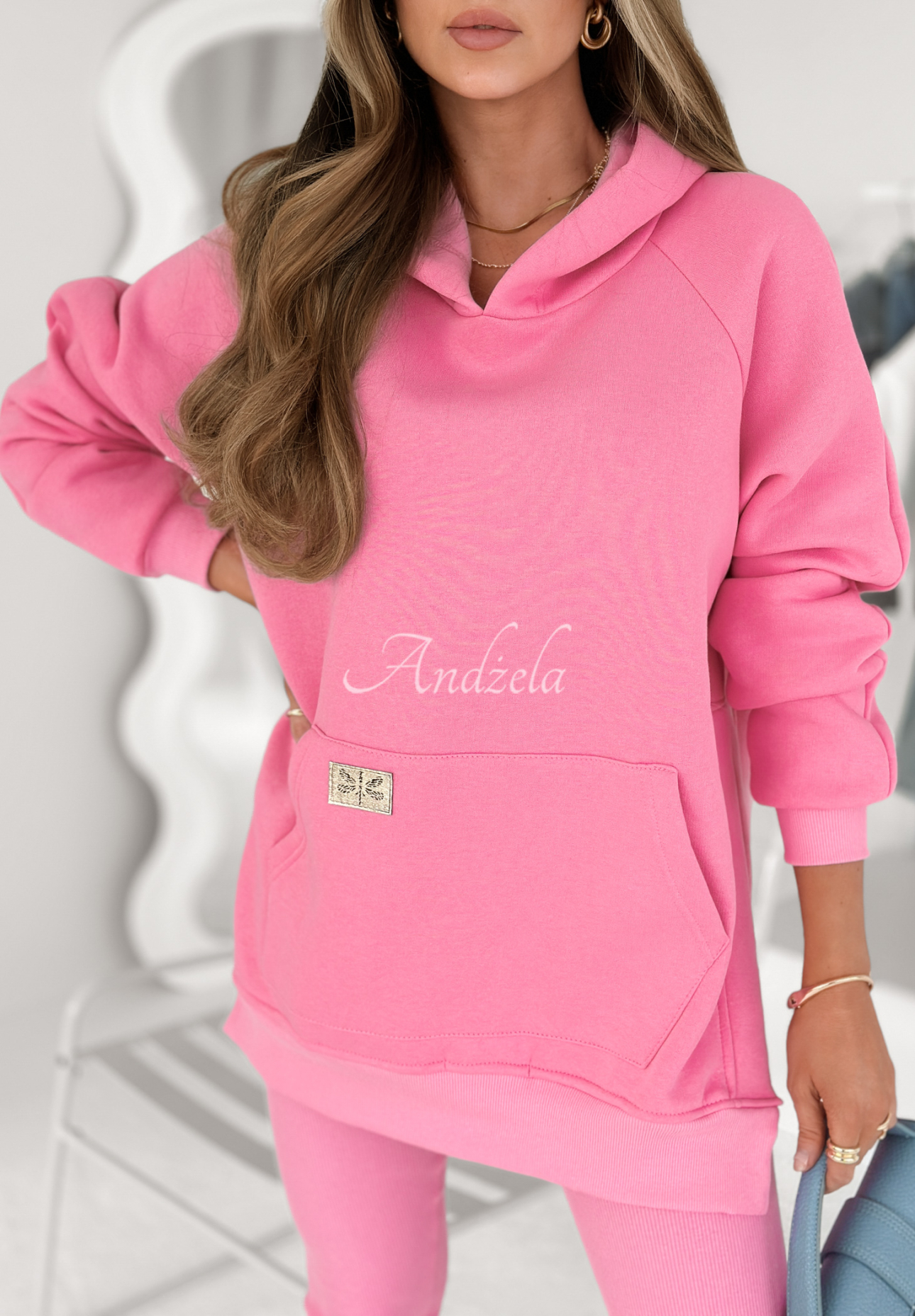 Sweatshirt with pocket and hood Siempre pink