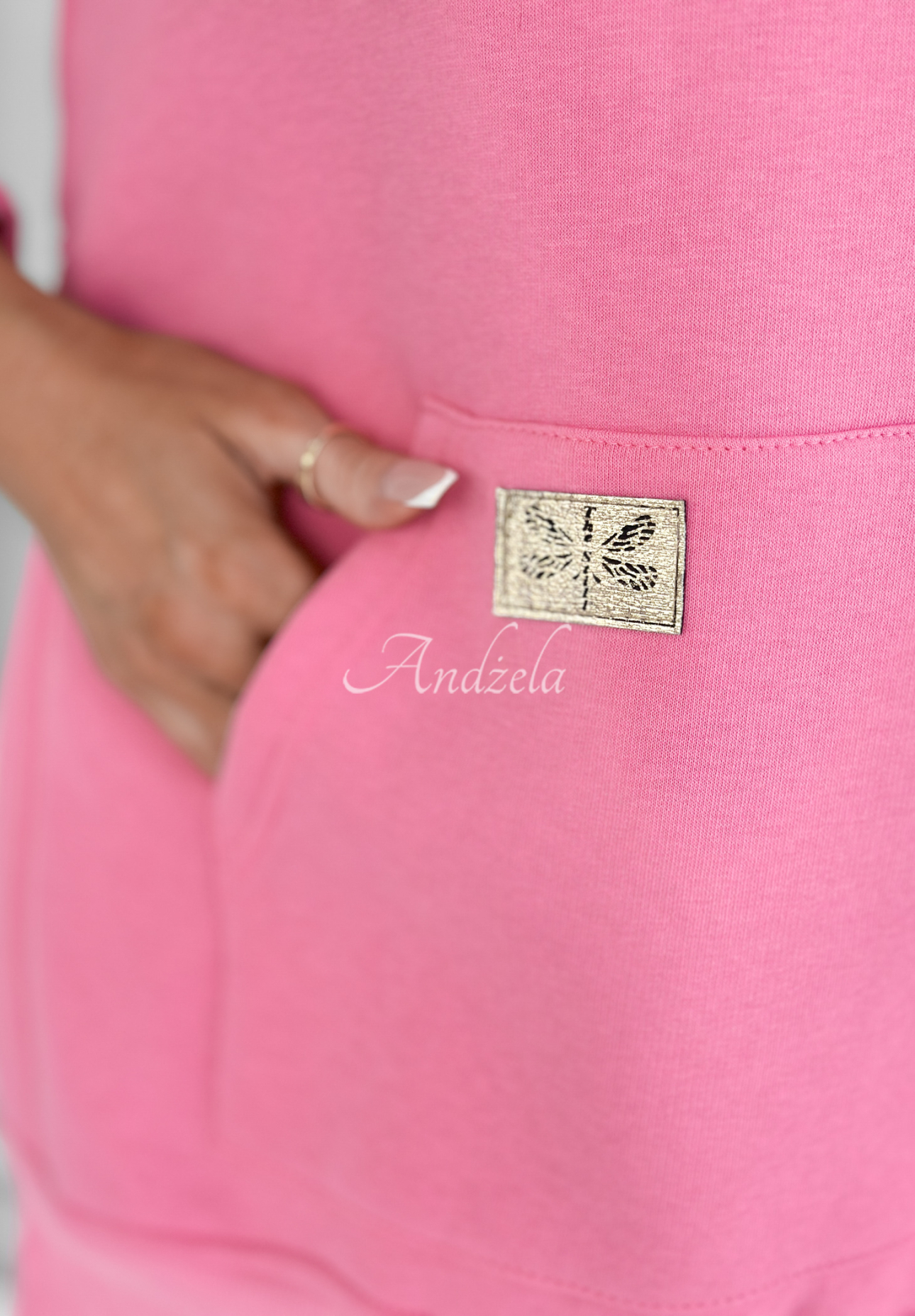 Sweatshirt with pocket and hood Siempre pink