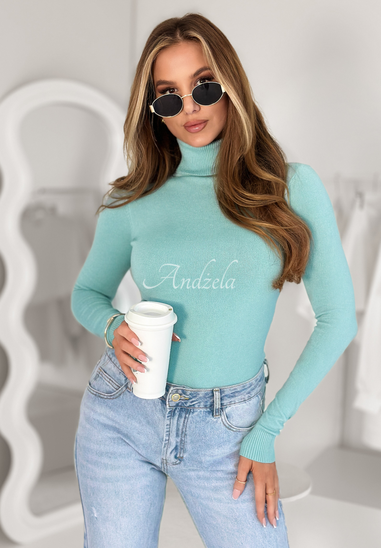 Figurnaher Rollkragenpullover Solange Hellblau