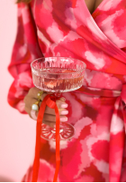 Kopertowa sukienka z falbankami w serduszka Uptown Girl różowo-czerwona