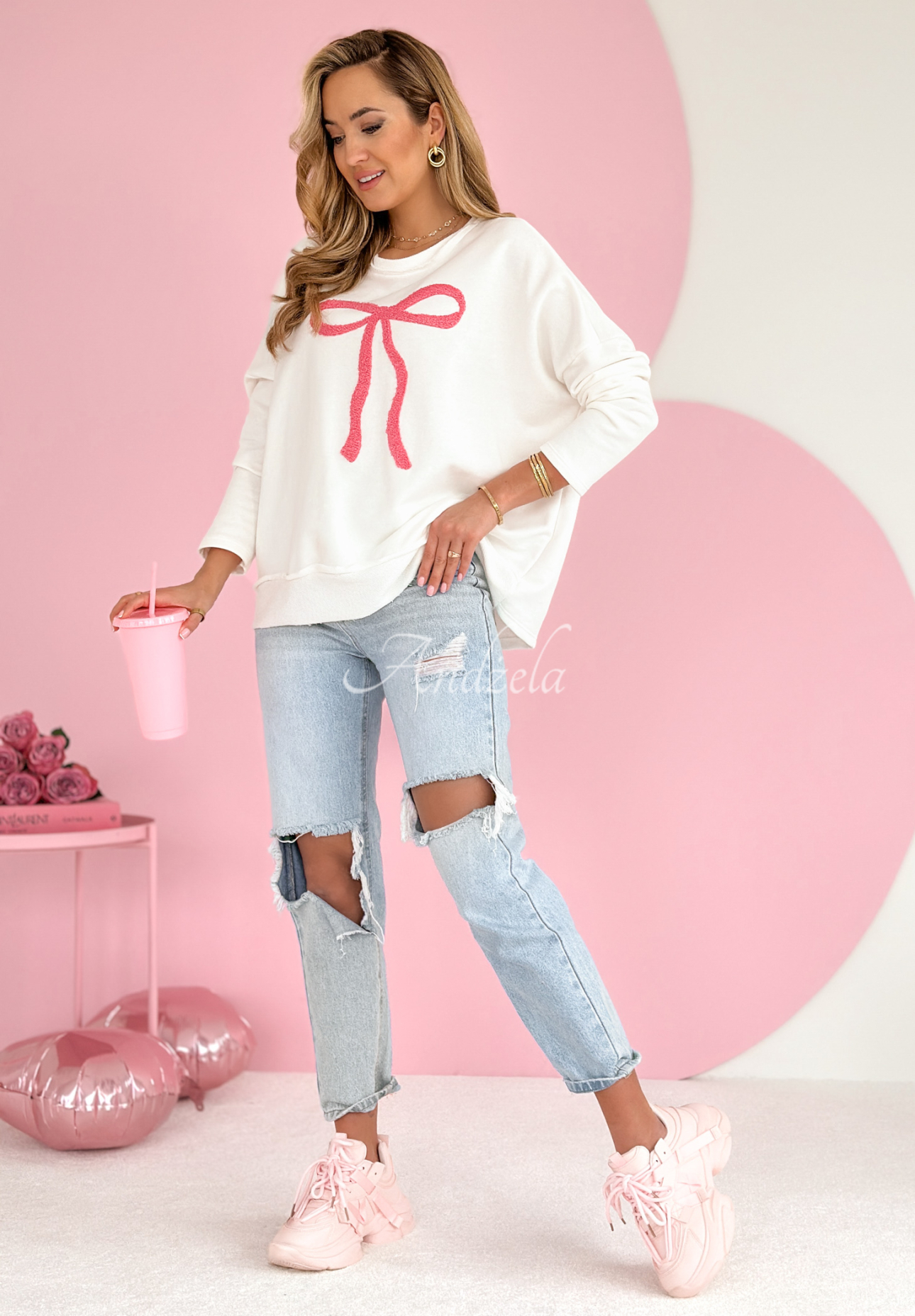 Oversize-Sweatshirt mit Schleife Dear To Me Weiß