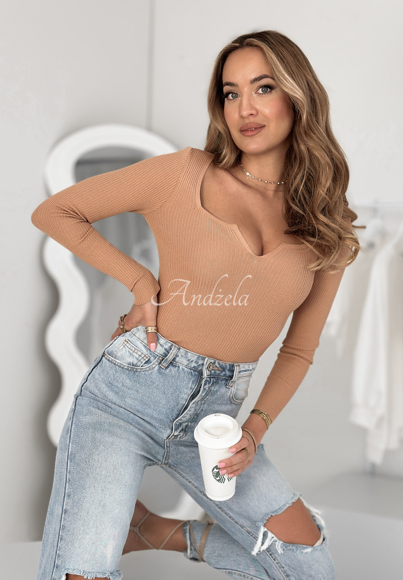 Gerippte Bluse mit Ausschnitt Alaya Camel