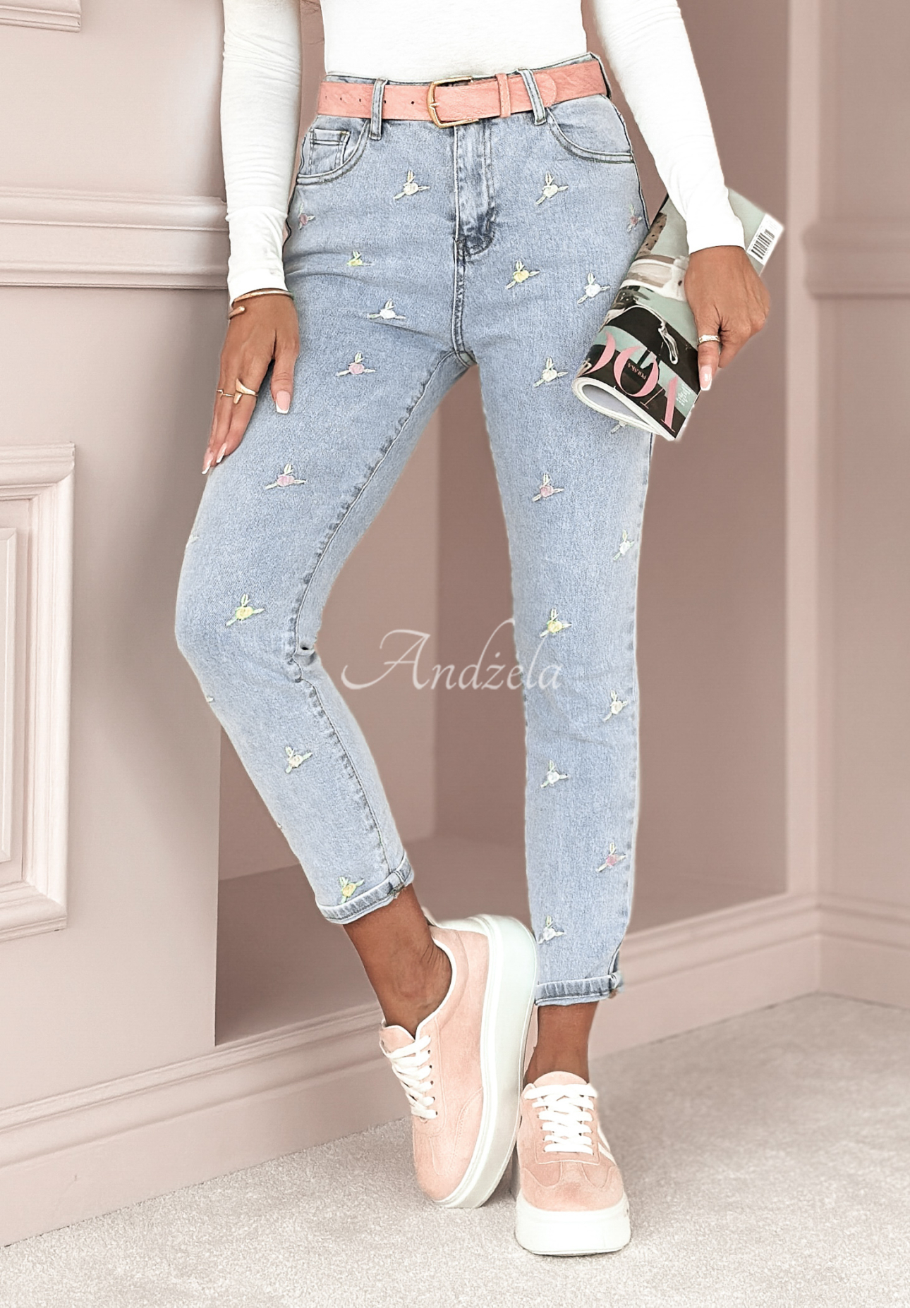 Jeans mit Stickereien Little Flowers Hellblau