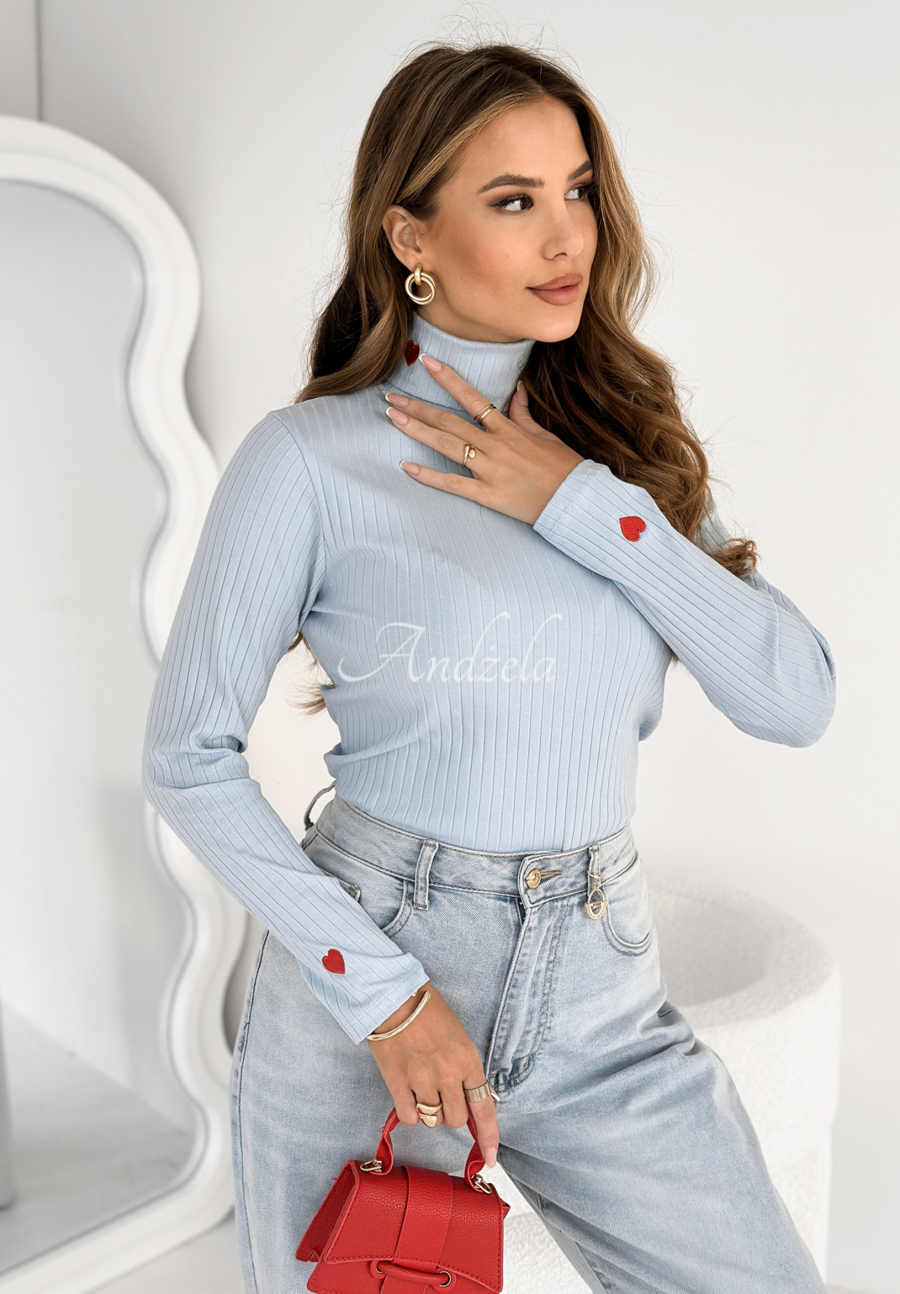 Gerippte Bluse mit Rollkragen und Herz Blush Himmelblau