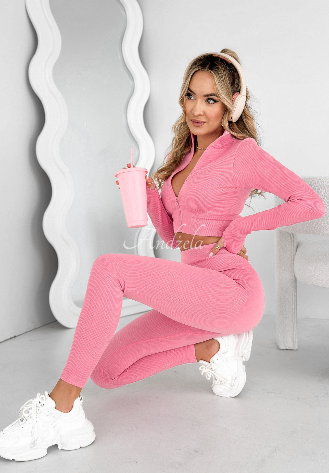 Geripptes Set Bluse und Leggings No Expectations Rosa